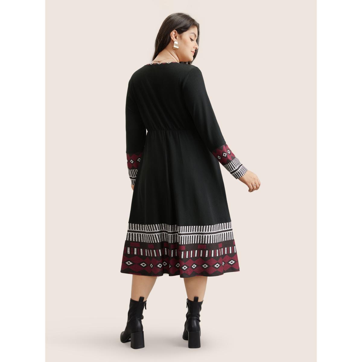 Plus Size Patchwork Geometric Pocket Elastic Waist Dress Black Women Office Gathered V-neck Long Sleeve Curvy Midi Dress BloomChic 12/L Product Image
