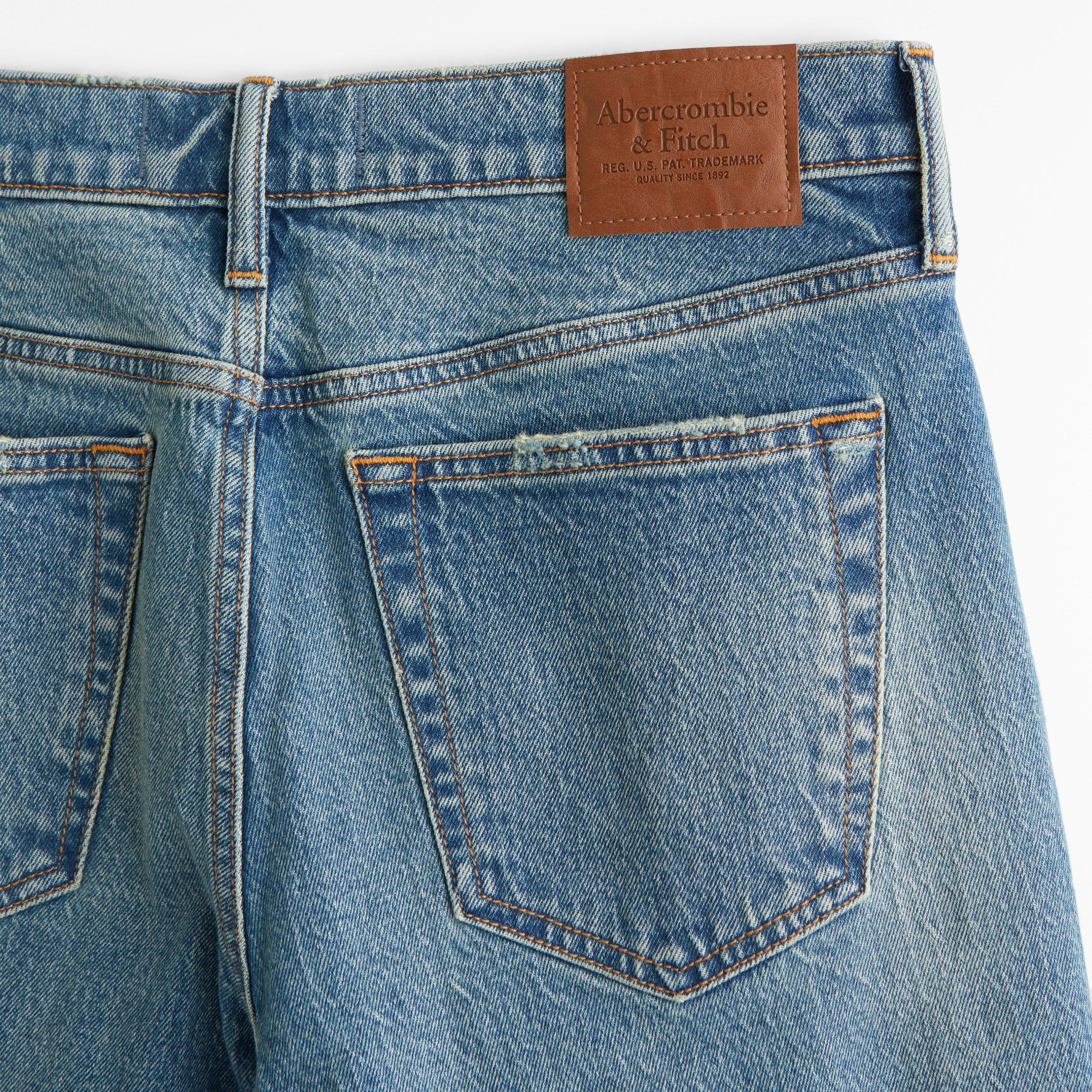 90s Straight Jean Product Image