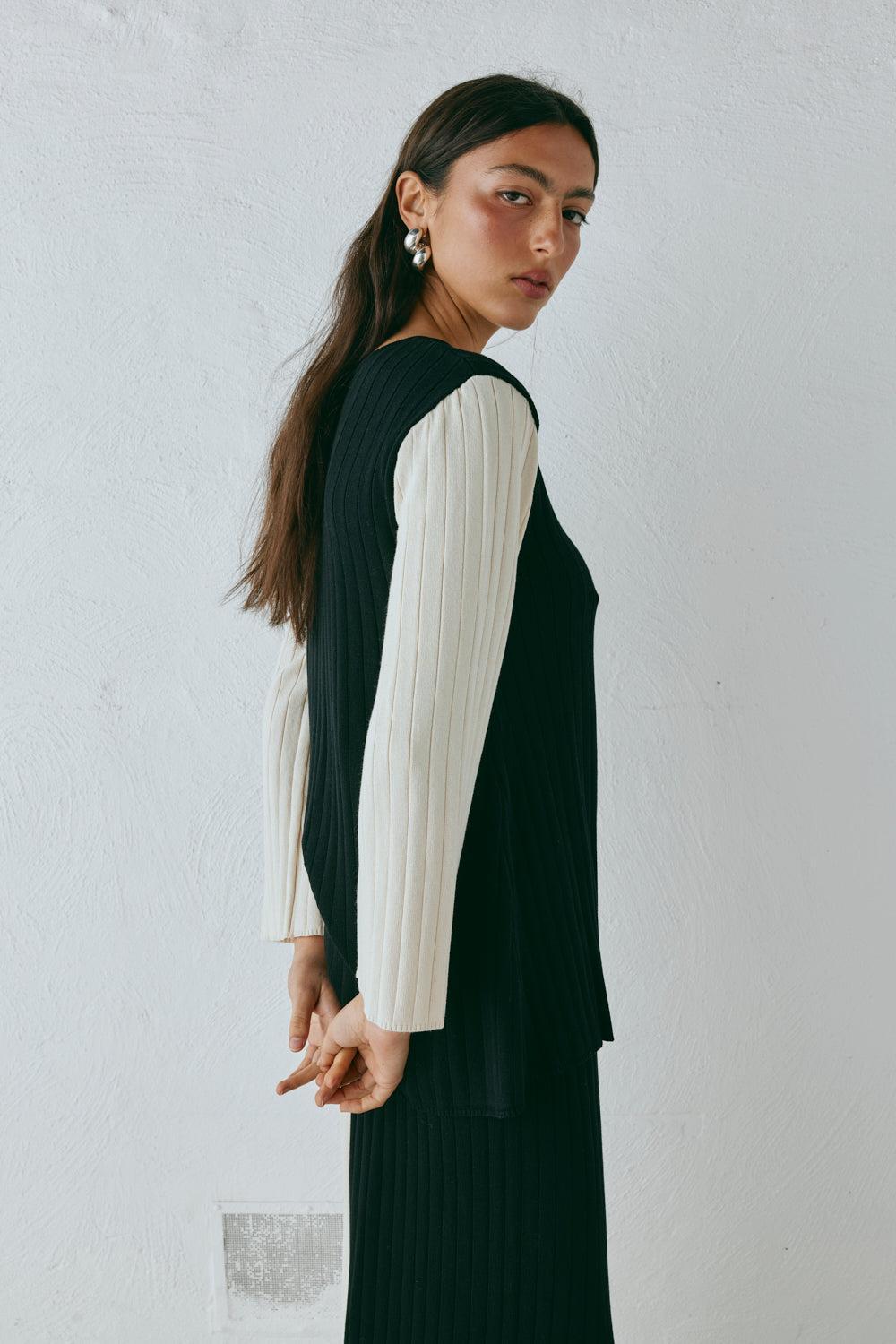 Suri Knit Top Splice Product Image