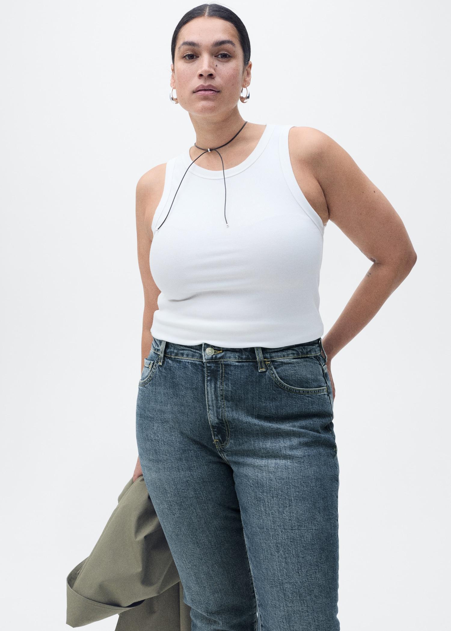 Claudia slim-fit cropped jeans - Women | MANGO USA Product Image