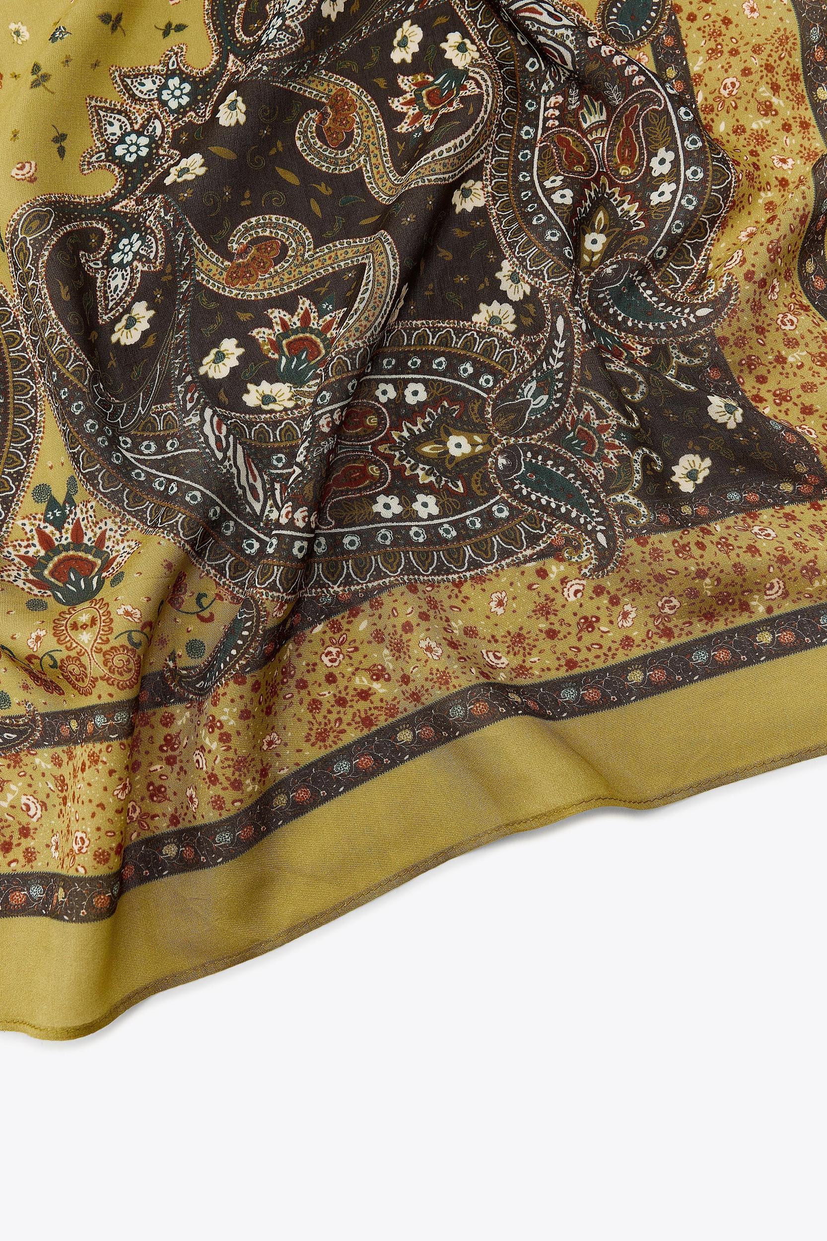 PRINTED VISCOSE SCARF Product Image