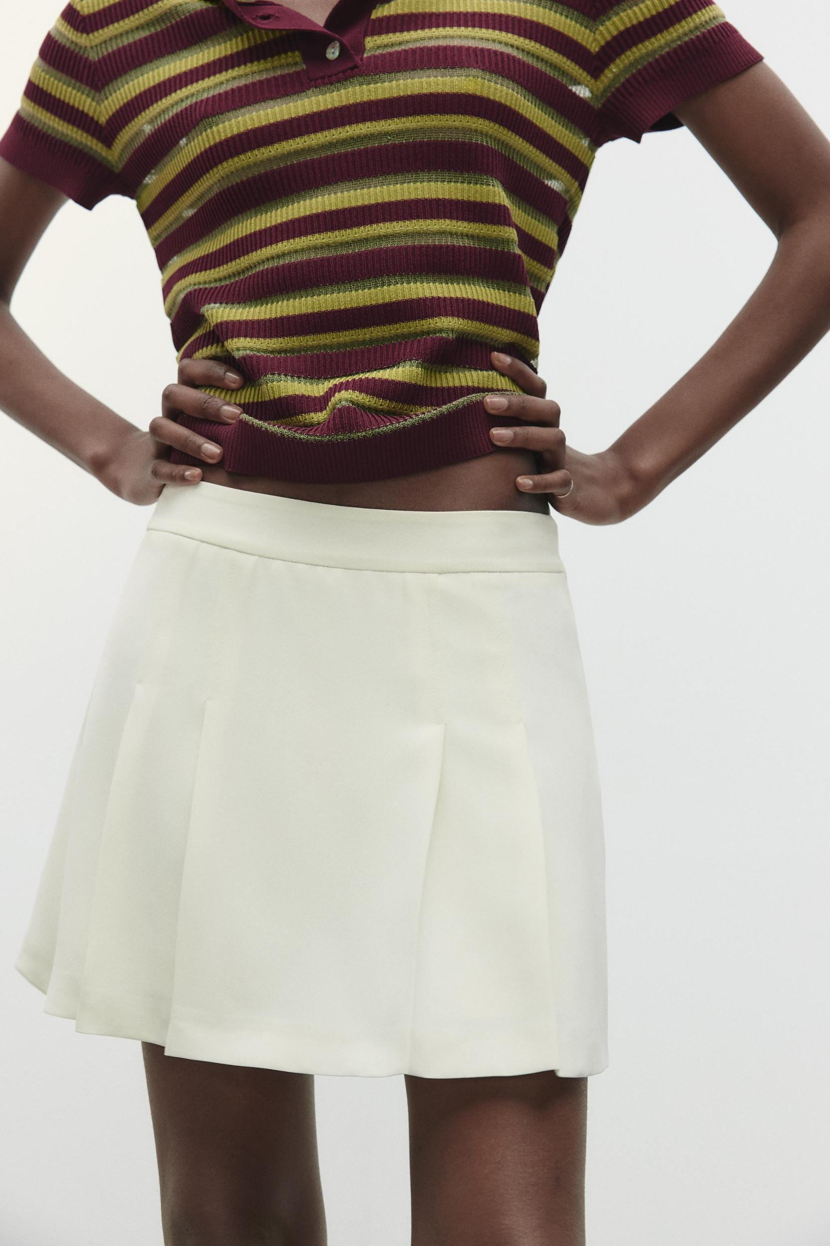 PLEATED SHORTS Product Image