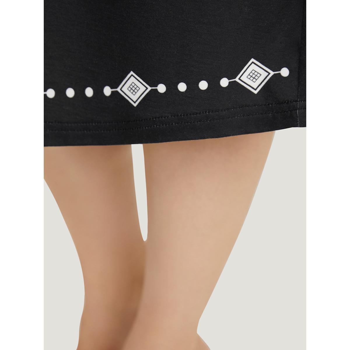 Plus Size Bandana Print V Neck Pocket Midi Dress Black Women Vacation Plain V-neck Elbow-length sleeve Curvy Midi Dress BloomChic 30/6X Product Image