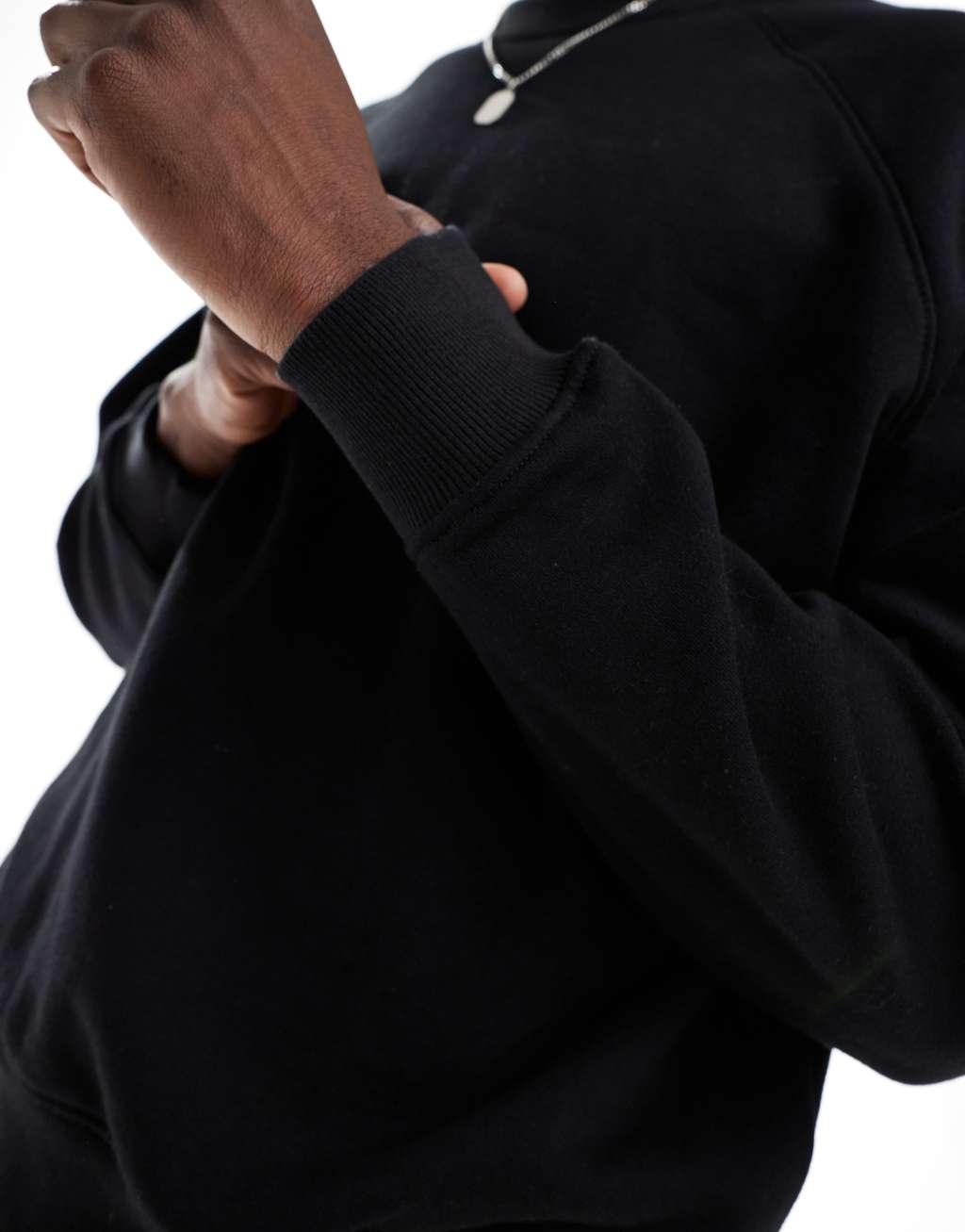 Bershka sweatshirt in black Product Image