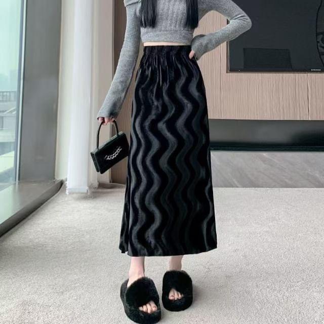 Elastic Waist Wavy Patterned Velvet Maxi A-Line Skirt Product Image