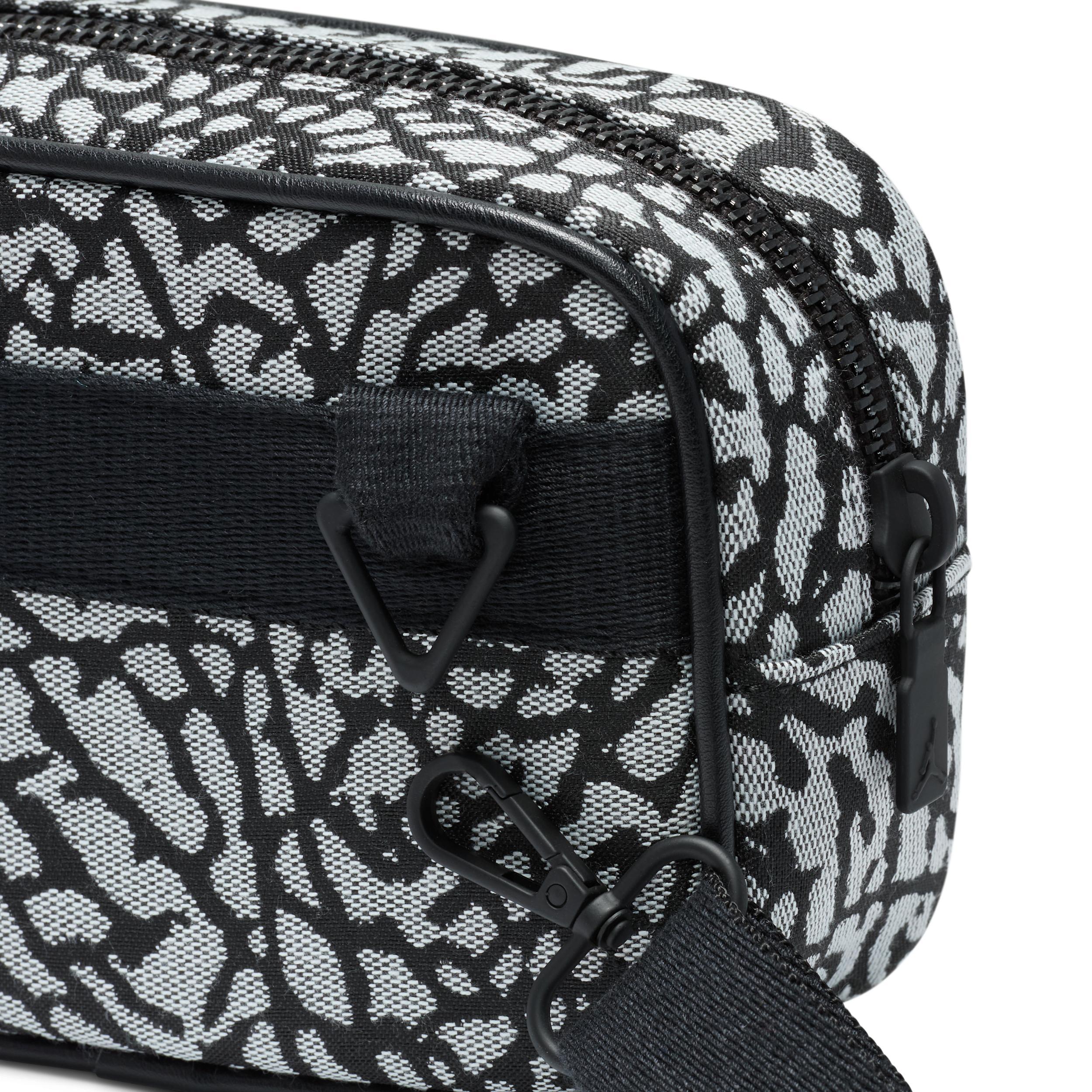 Jordan Icon Camera Bag (1.6L) Product Image