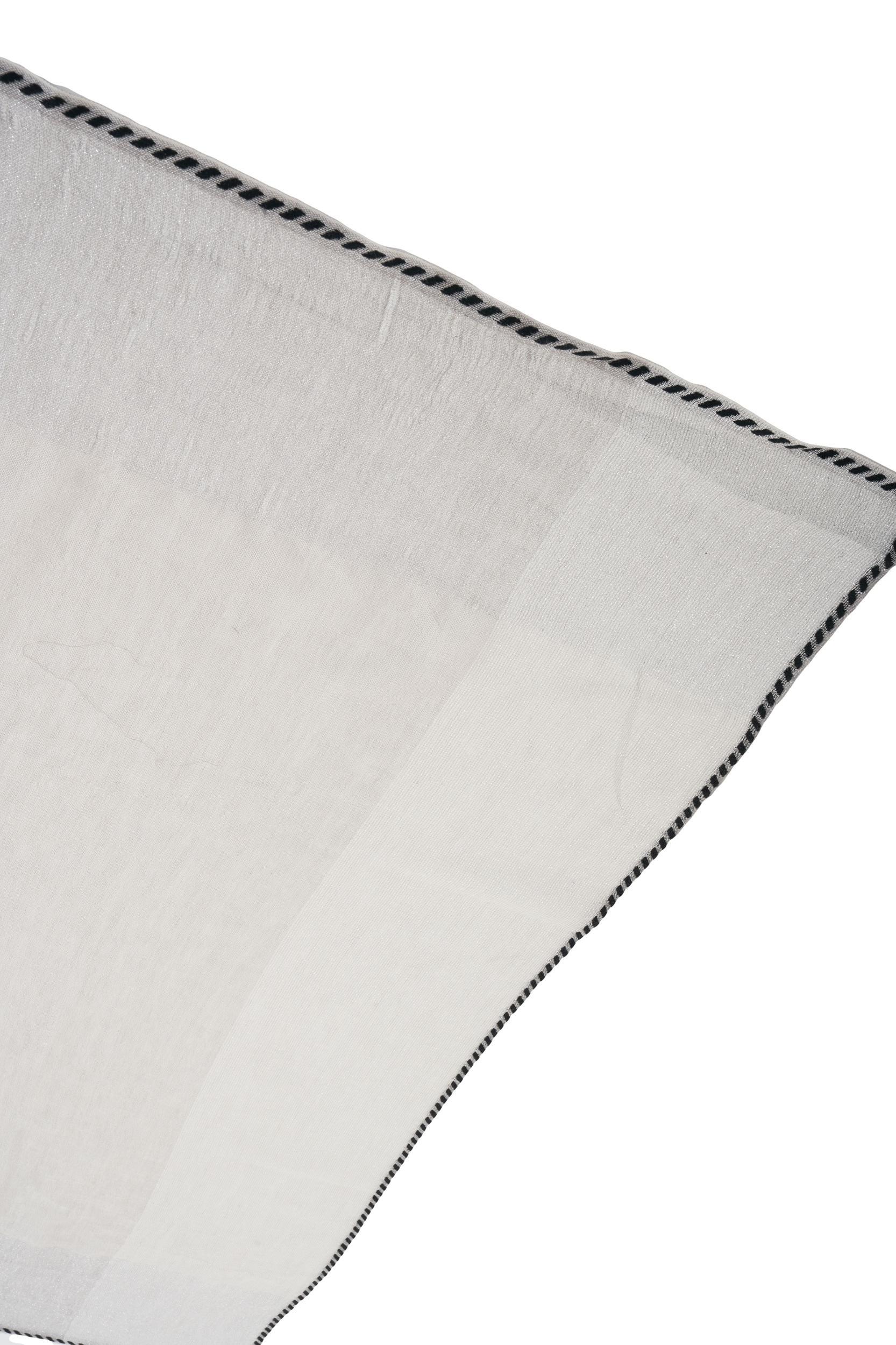 Scarf with glitter details Product Image