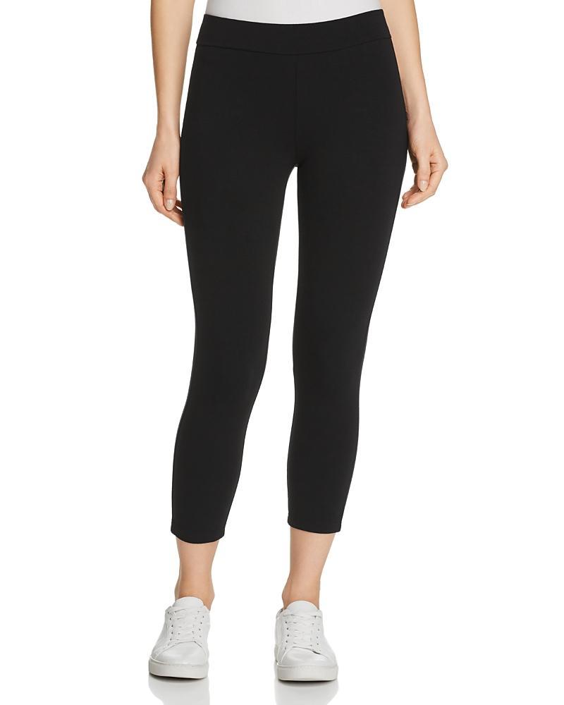 Hue Wide Waistband Blackout Capri Leggings Product Image