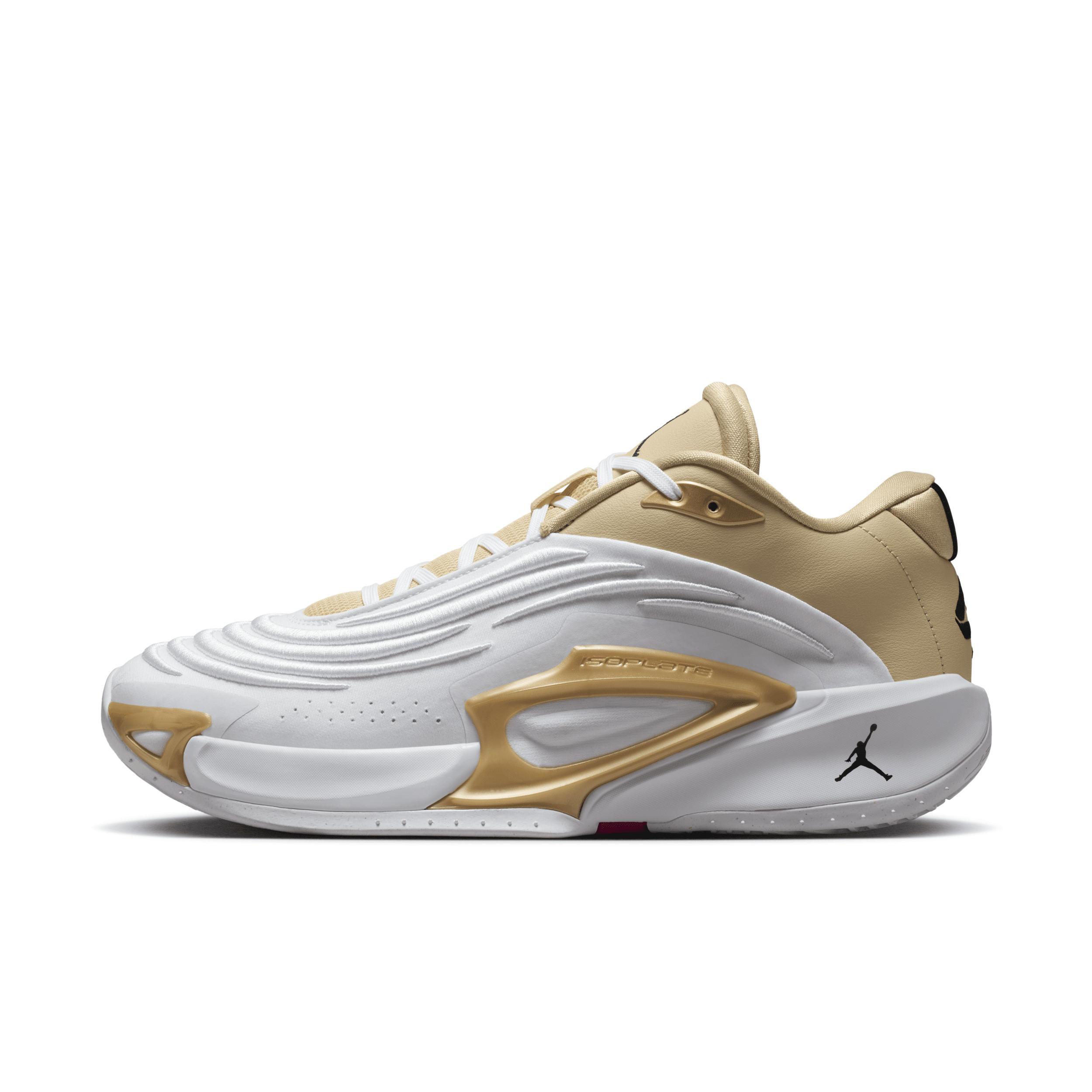 Nike Men's Luka 3 SE "Matador" Basketball Shoes Product Image