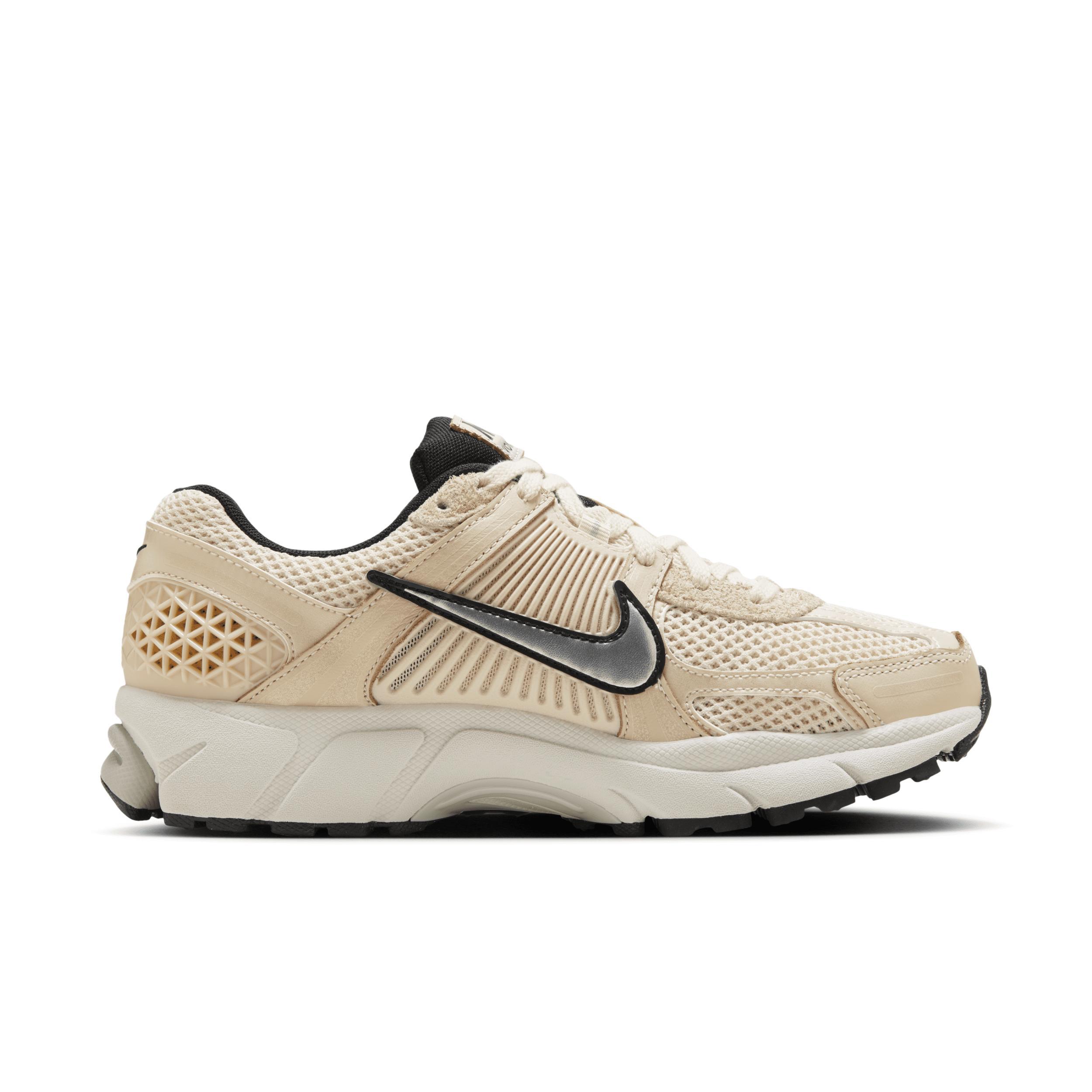Womens Nike Zoom Vomero 5 Casual Shoes Product Image