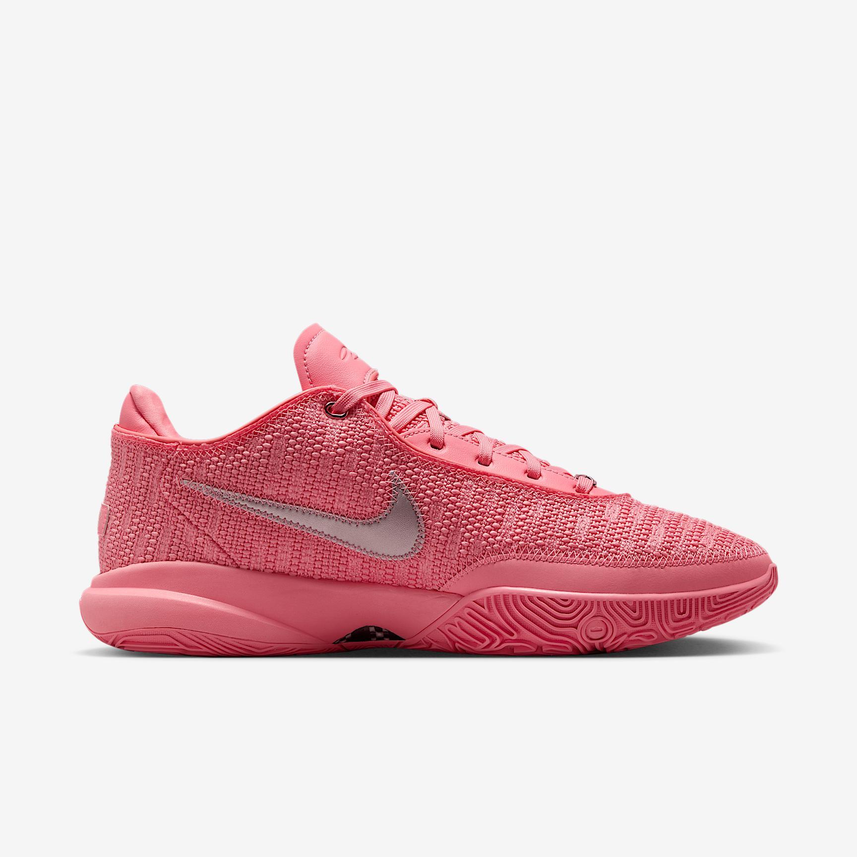 Nike Men's LeBron 20 Basketball Shoes Product Image