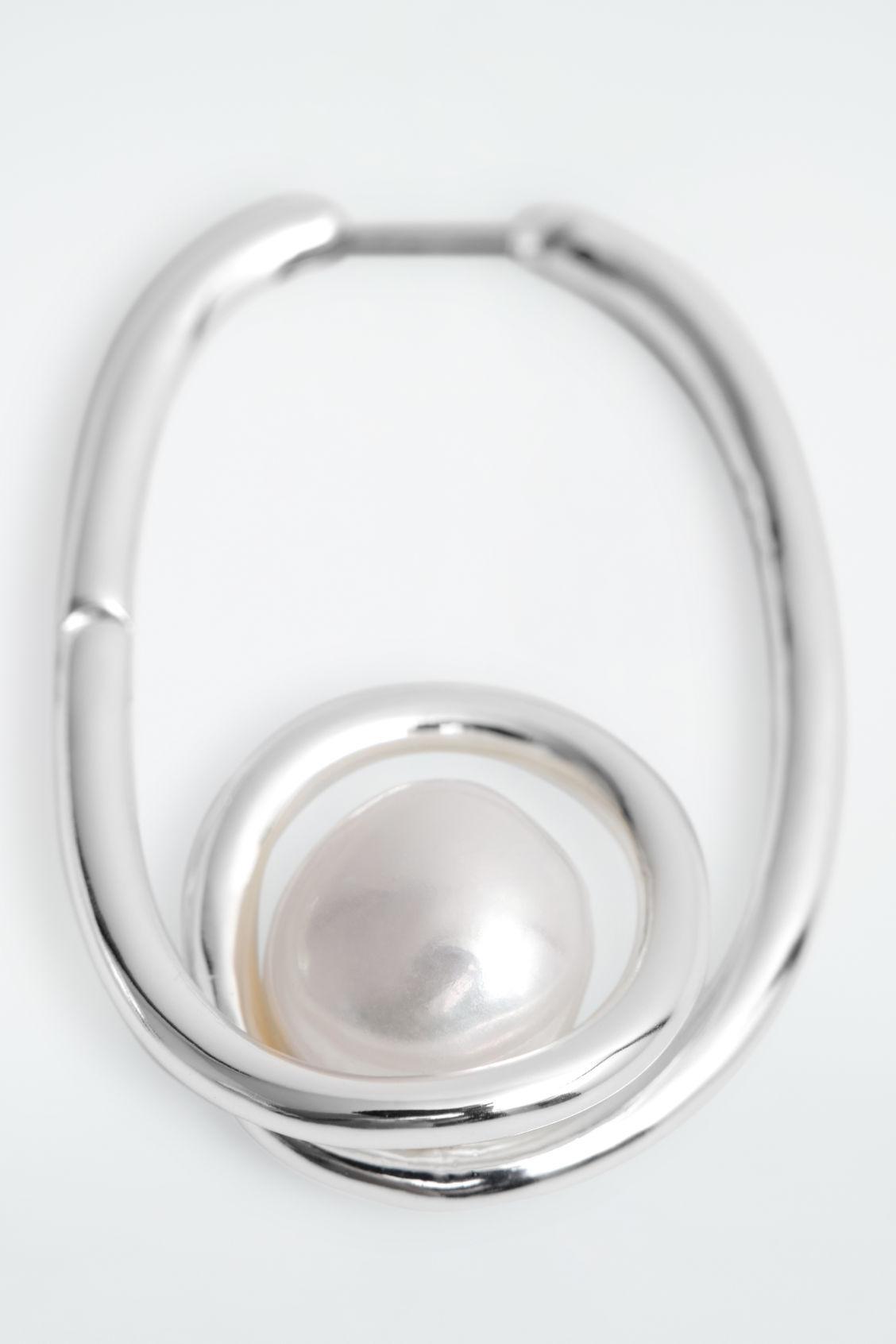 COILED FRESHWATER PEARL HOOP EARRINGS Product Image