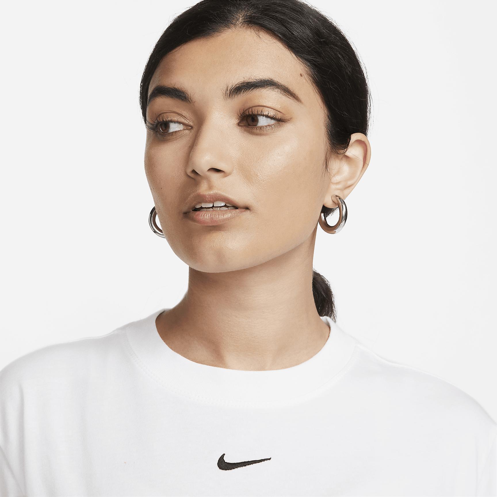 Women's Nike Sportswear Essential T-Shirt Product Image