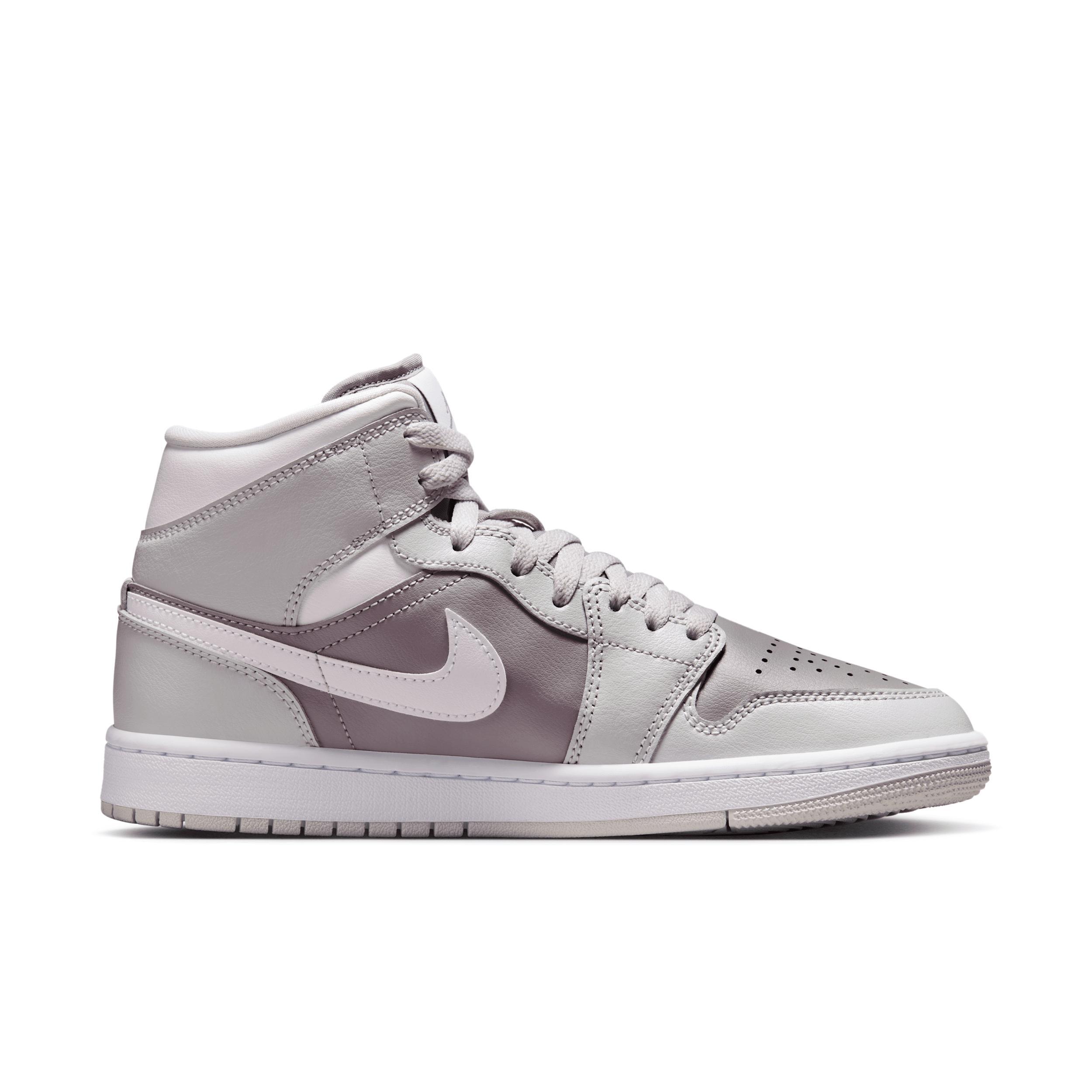 Jordan Womens Air Retro 1 Mid Casual Shoes Product Image