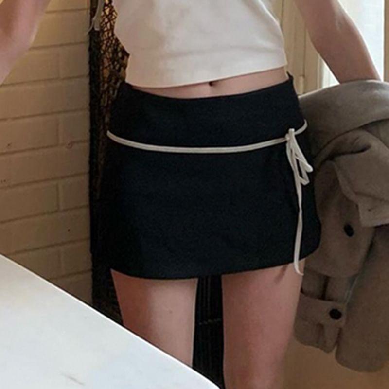 Mid Rise Bow Mini A-Line Skirt Product Image
