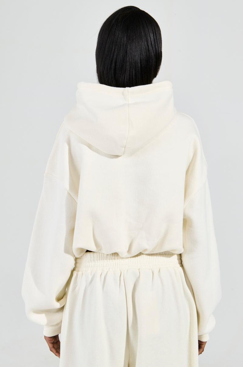AINT NOBODY SWEATSHIRT IN CREAM Product Image