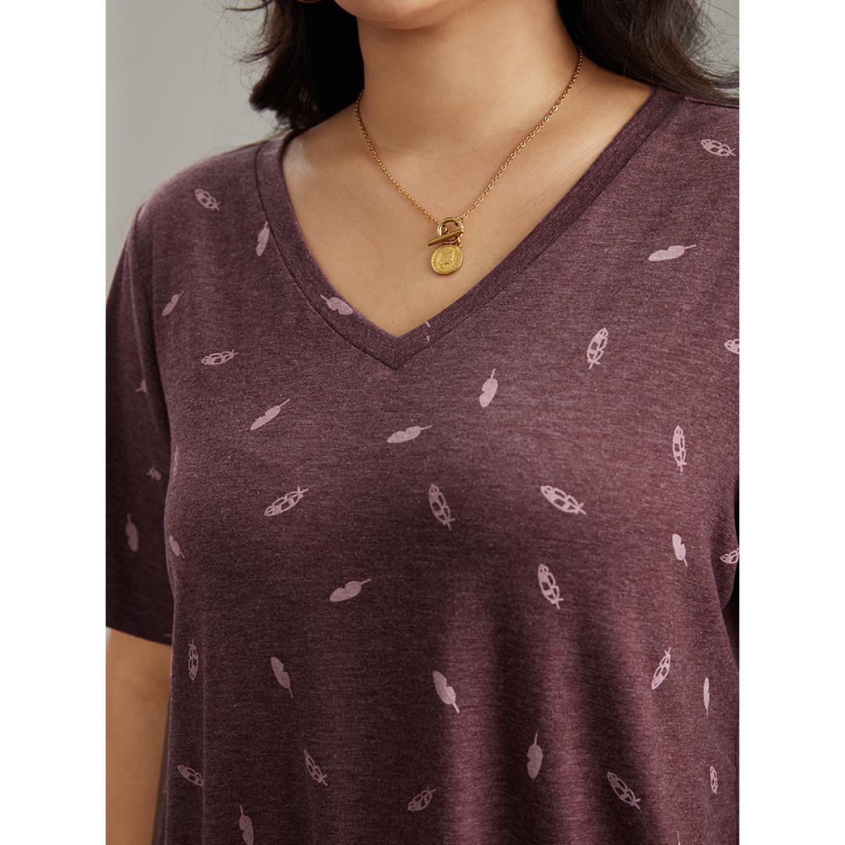Plus Size Feather Print V Neck T-shirt Scarlet Women Casual Printed Feather V-neck Dailywear T-shirts BloomChic 26/4X Product Image
