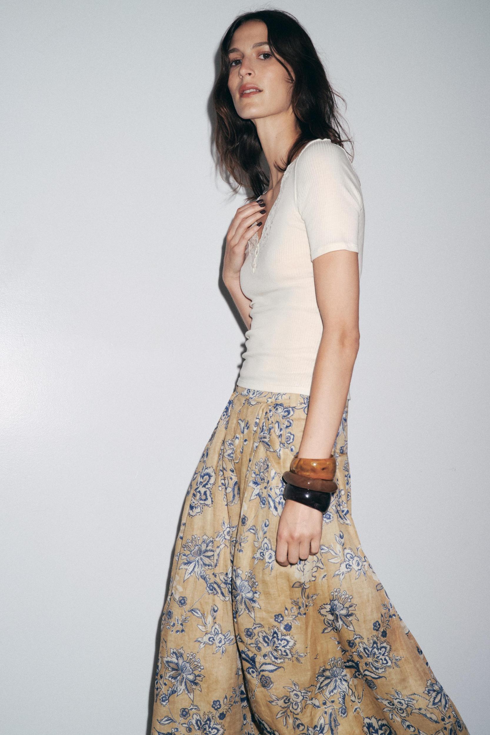 RIBBED LACE T-SHIRT Product Image