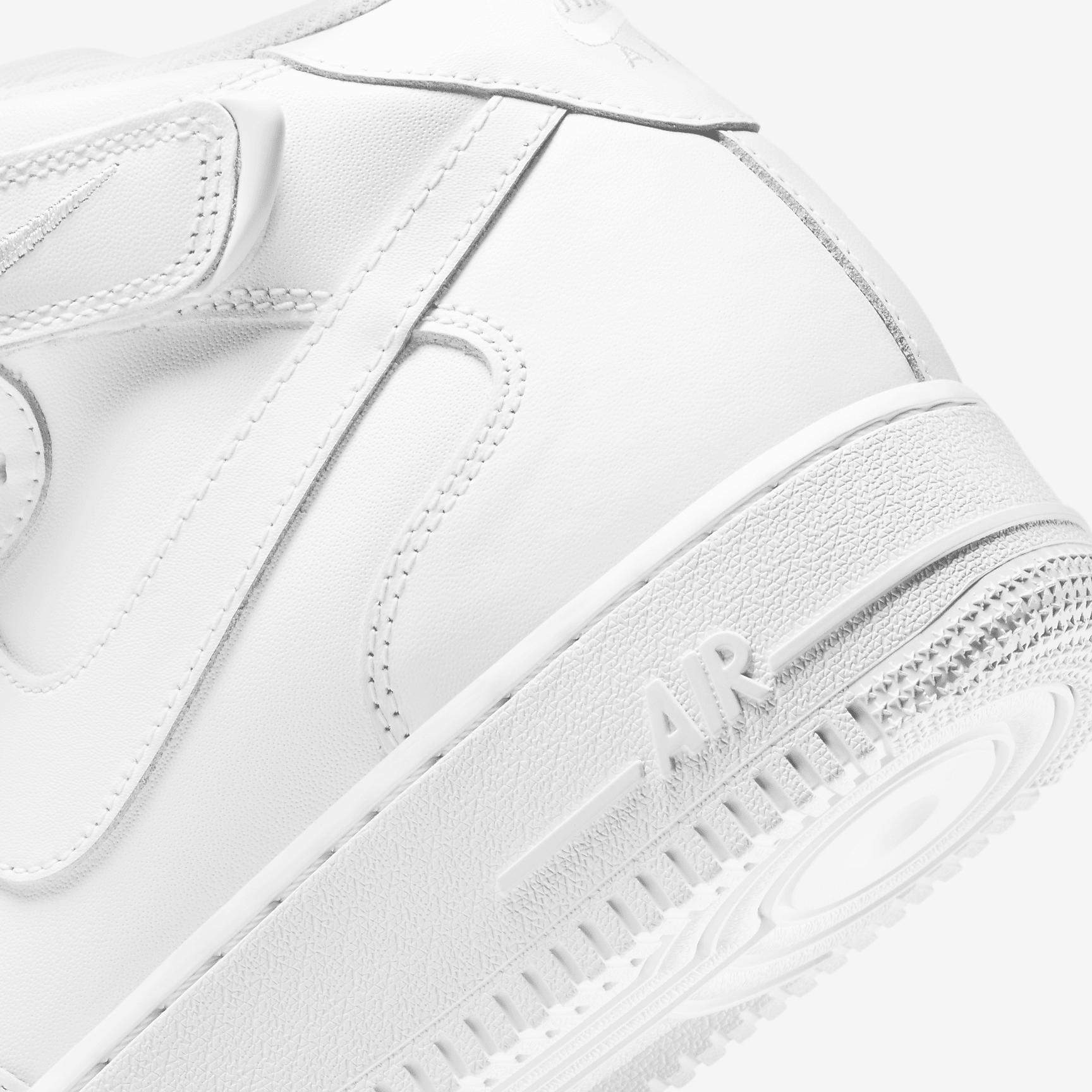 Nike Men's Air Force 1 Mid '0 Shoes Product Image