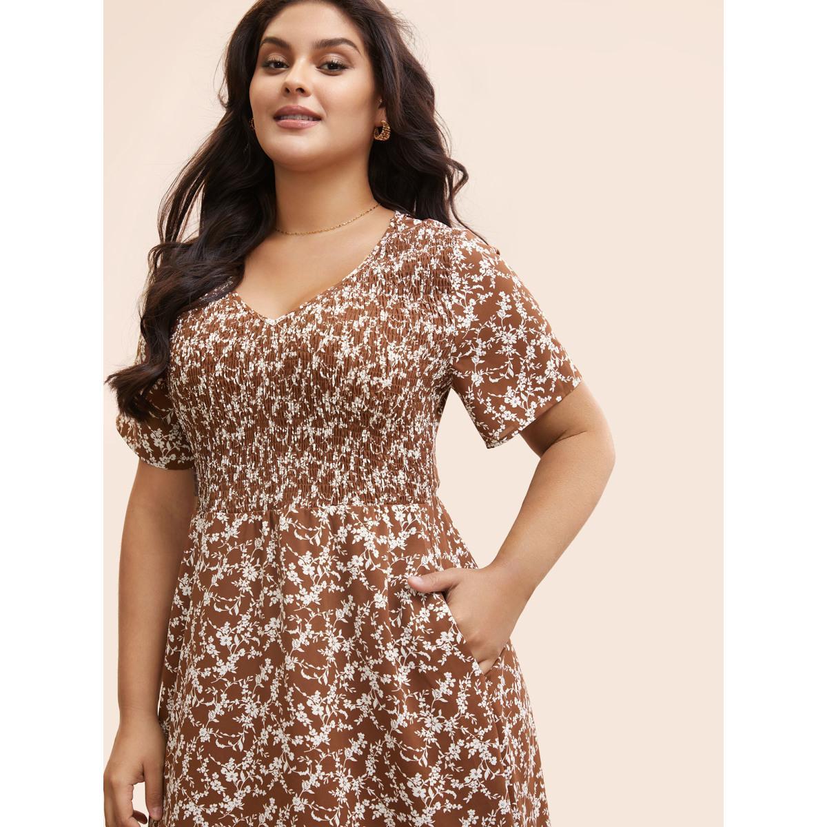 Plus Size Ditsy Floral Shirred Ruffle Hem Dress Browncoffeecolor Women Elegant Shirred V-neck Short sleeve Curvy BloomChic 12/L Product Image