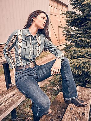 Women's Checotah Classic Western Snap Shirt in Fiery Checotah Product Image