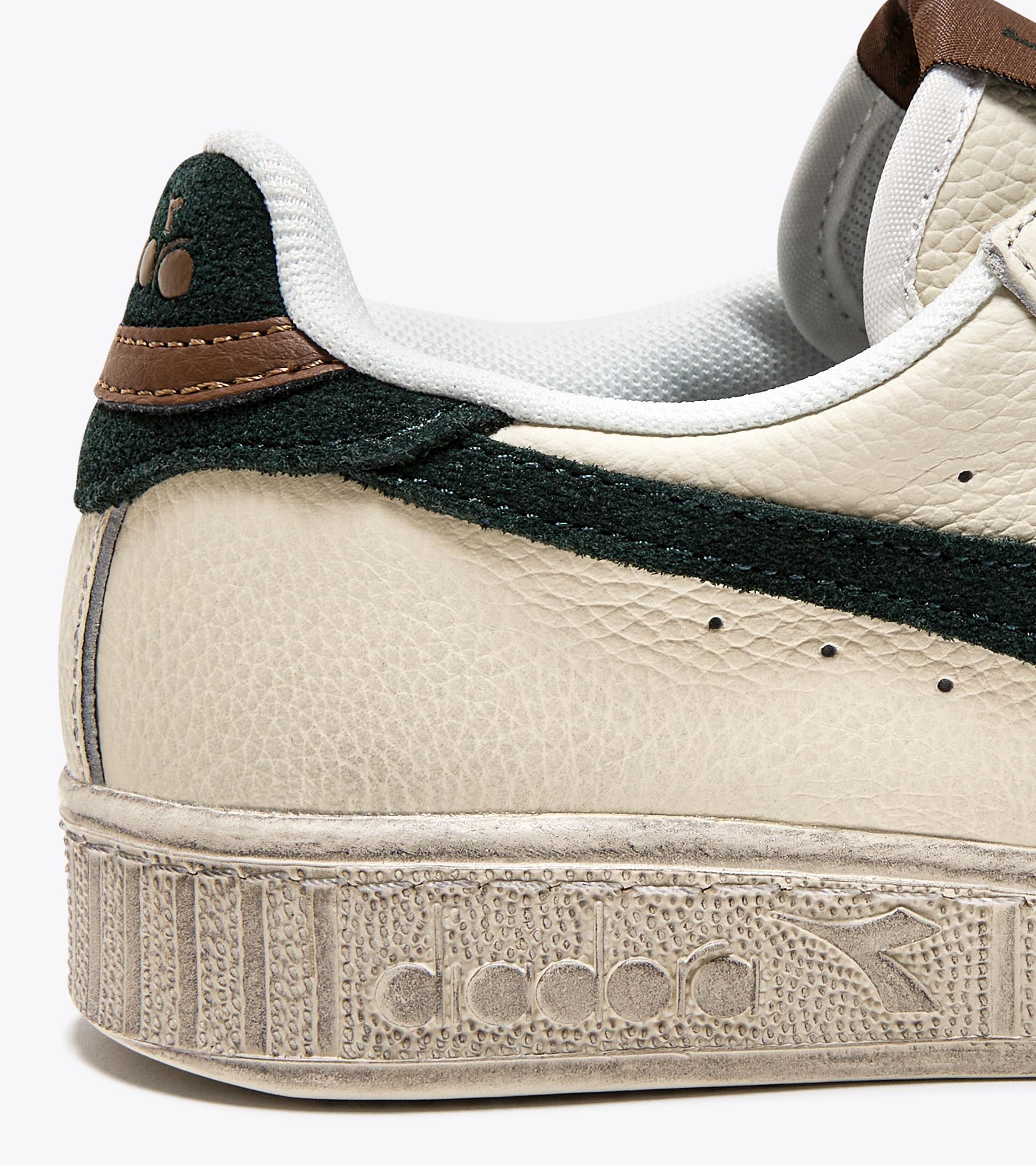 GAME L LOW WAXED SUEDE POP Product Image