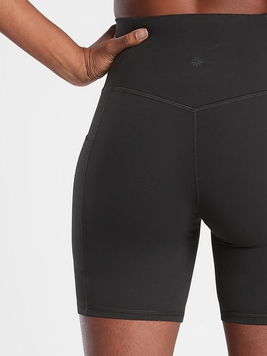 Salutation Stash High Rise 7 Short Product Image