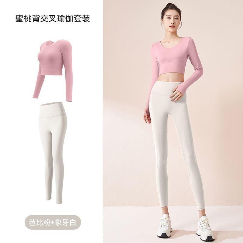 Long-Sleeve Crewneck Plain Cropped Top / Yoga Pants Product Image