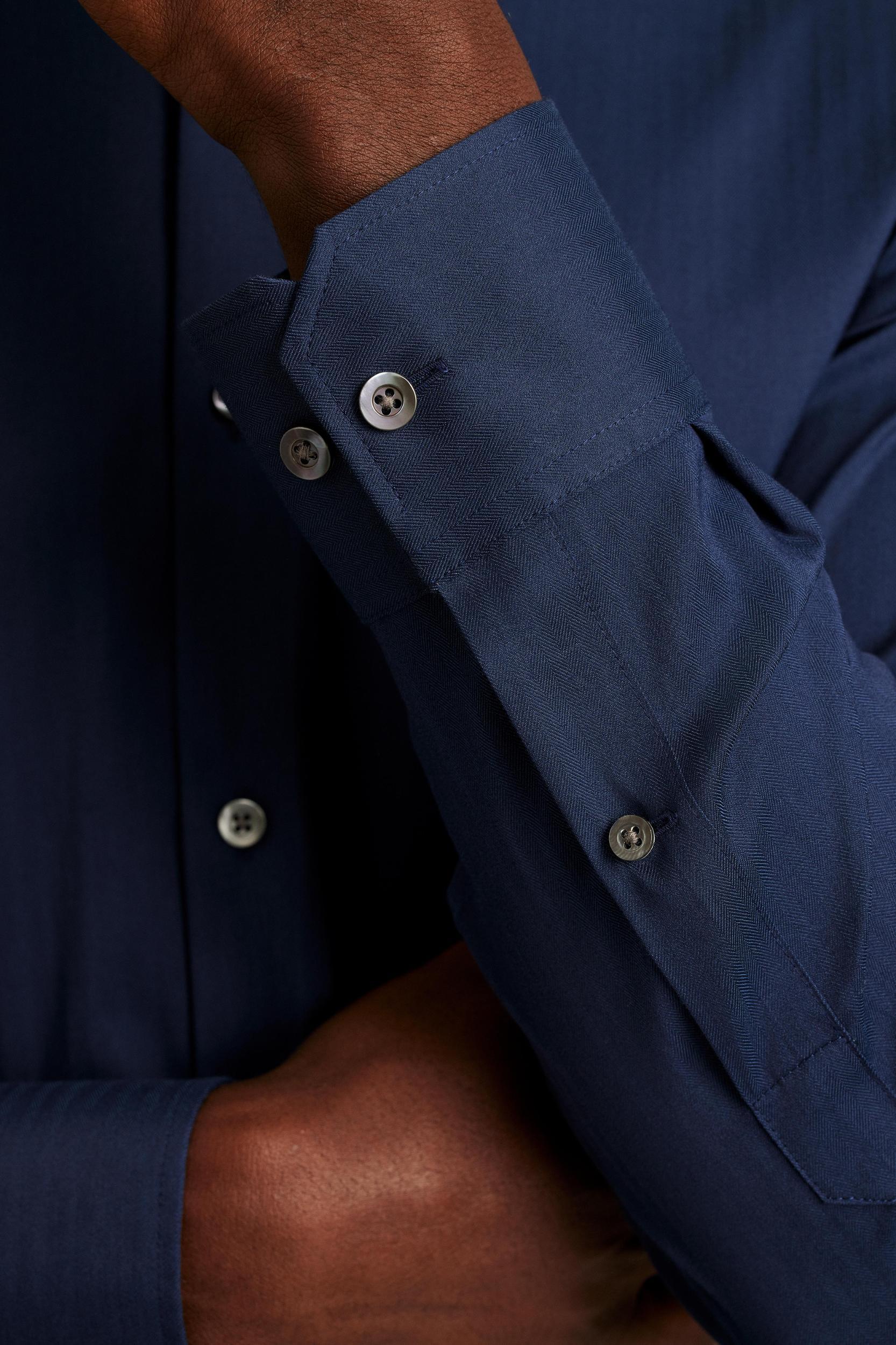 Jetsetter Stretch Dress Shirt Product Image