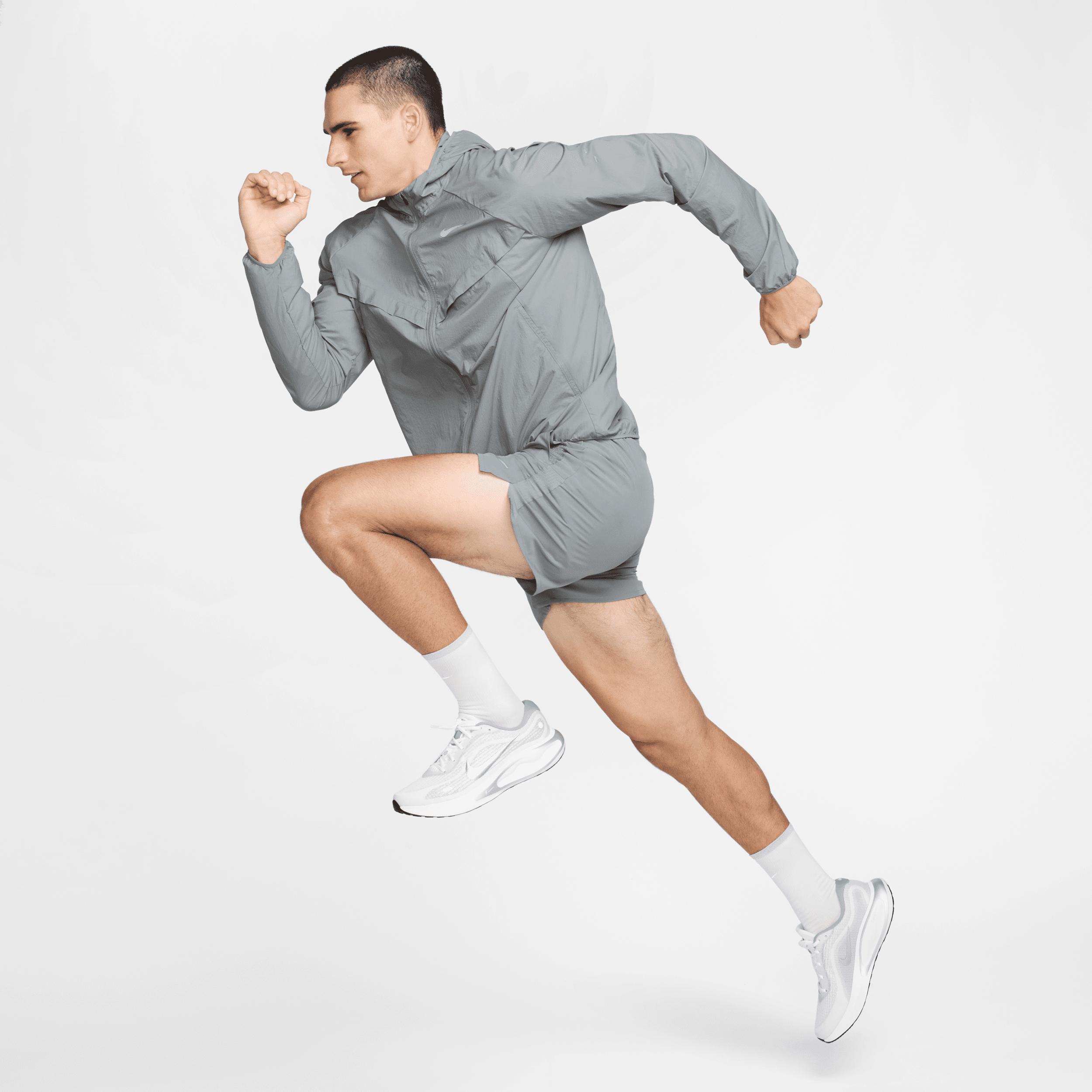 Nike Men's Stride Repel UV Running Jacket Product Image