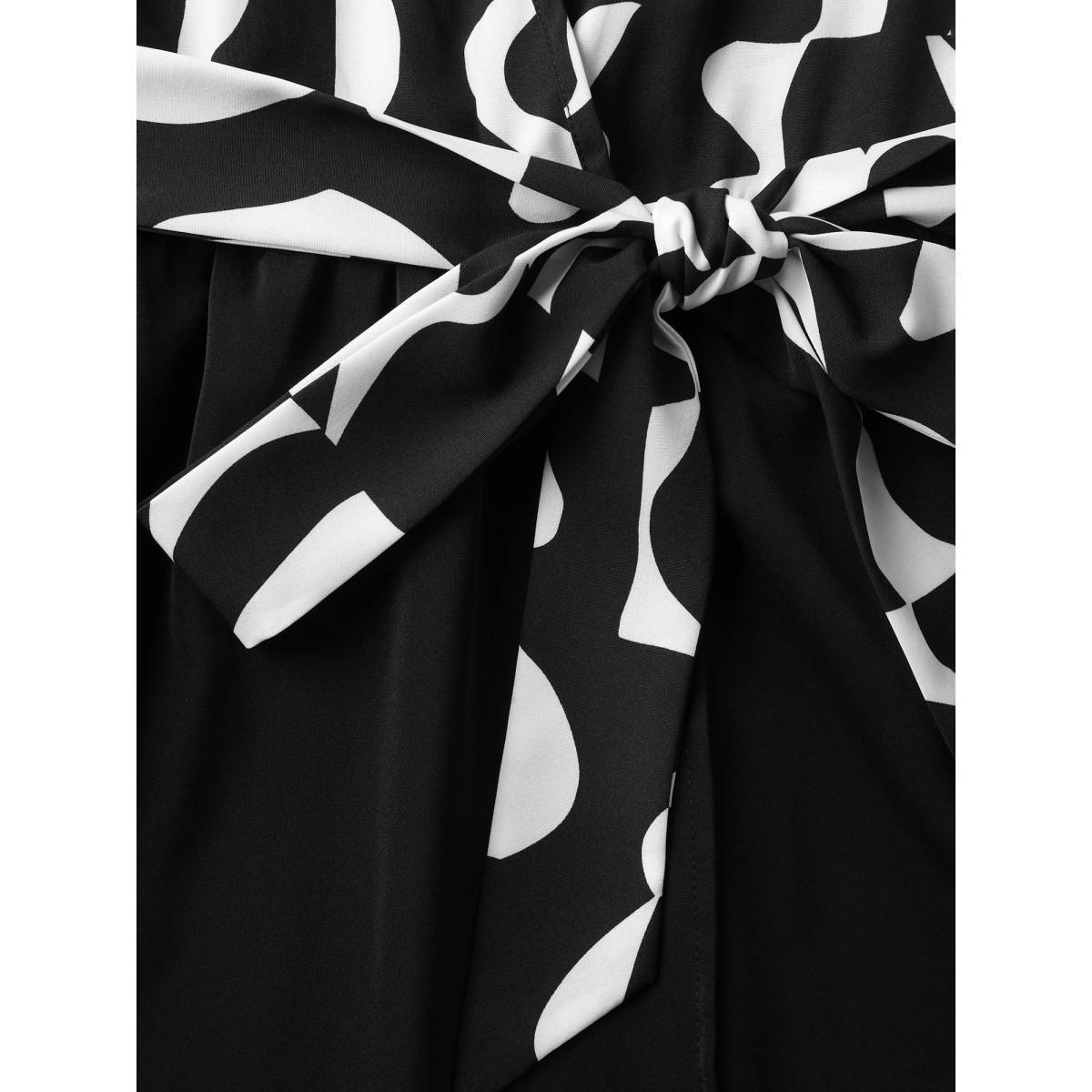 Plus Size Retro Wavy Print Stretchy Waist Midi Dress Black Women Overlap Collar Elbow-length sleeve Curvy BloomChic 30/6X Product Image