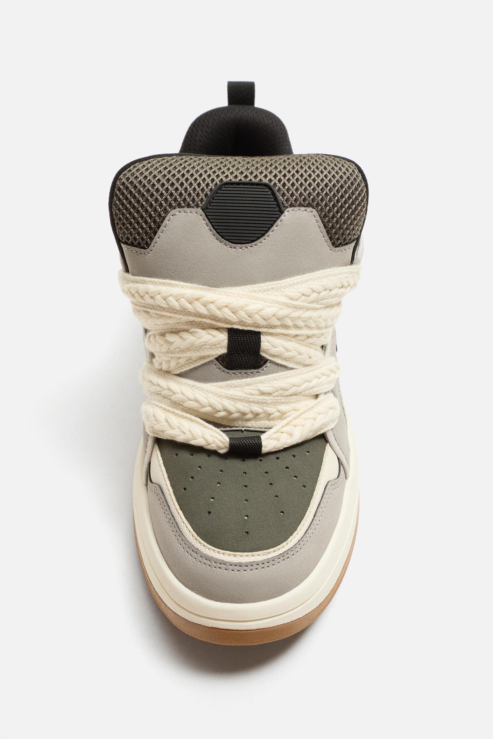 SKATE SNEAKERS Product Image