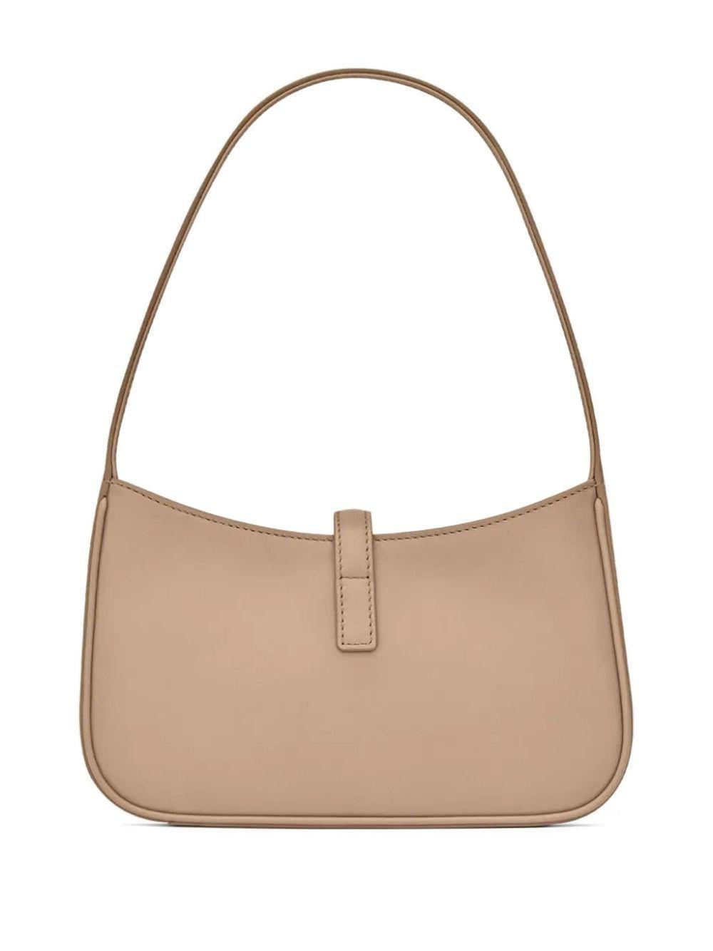 Le 5 à 7 shoulder bag Product Image