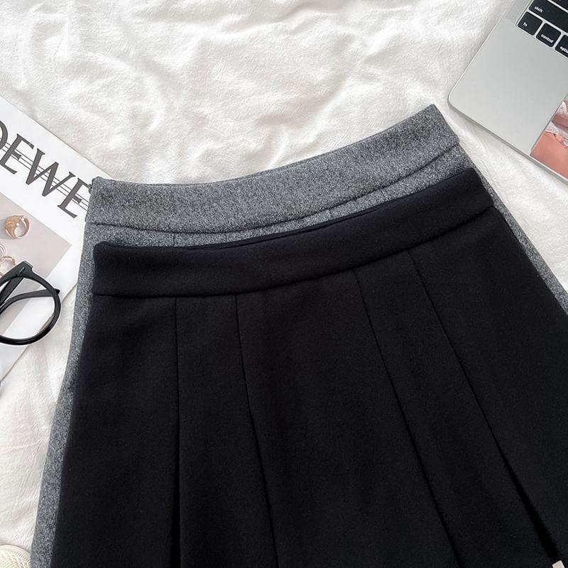 High Waist Plain Mini Pleated Skirt Product Image