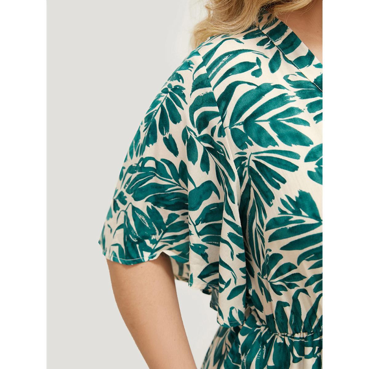 Plus Size Plant Print Flutter Sleeve Button Detail Pocket Dress Green Women Vacation Elastic Waist V-neck Short sleeve Curvy Midi Dress BloomChic 28/5X Product Image