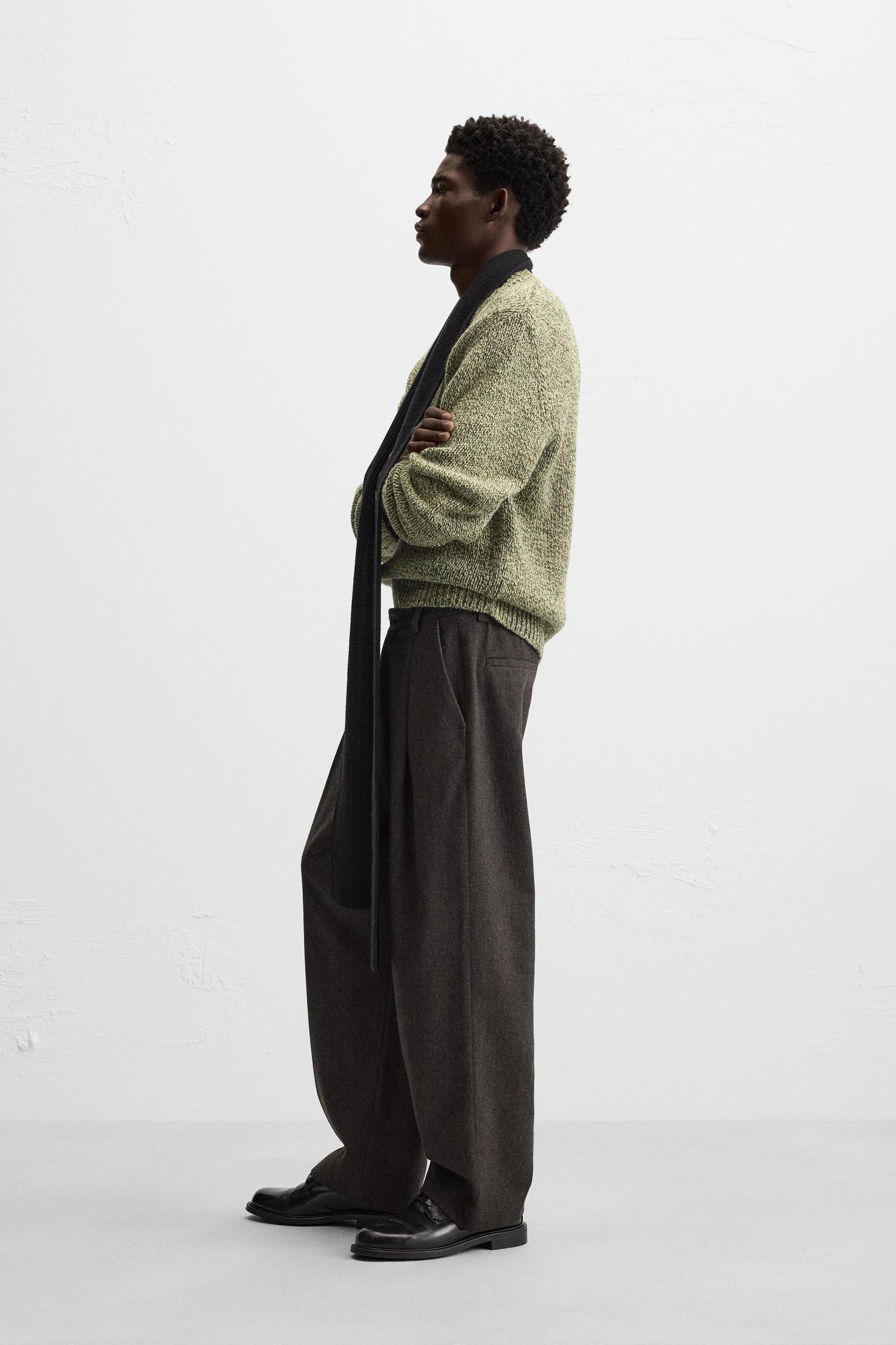 V-NECK STRUCTURED SWEATER Product Image