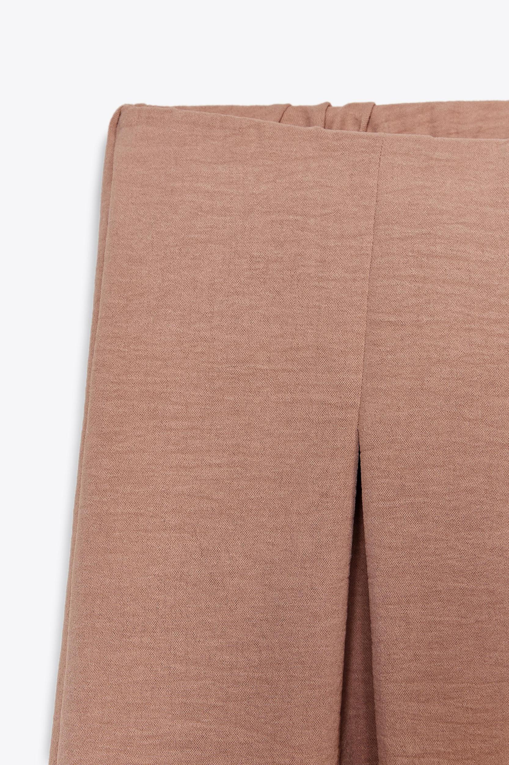 FLOWY PLEATED PANTS Product Image