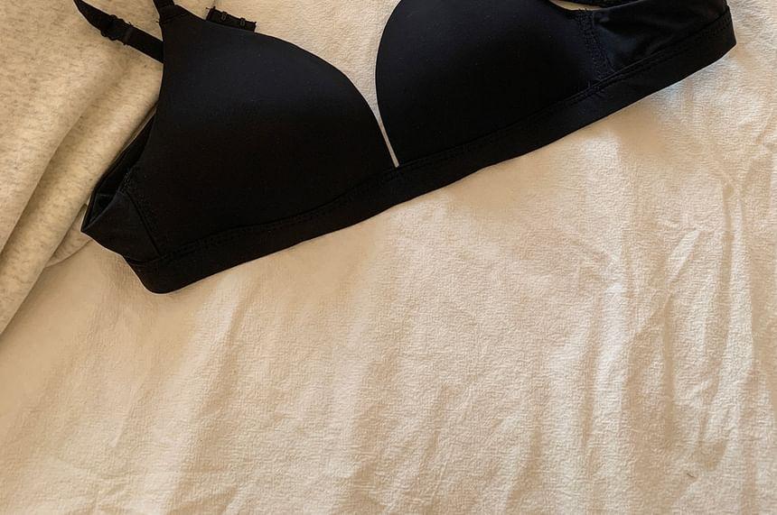 Plain Wireless Bra Product Image