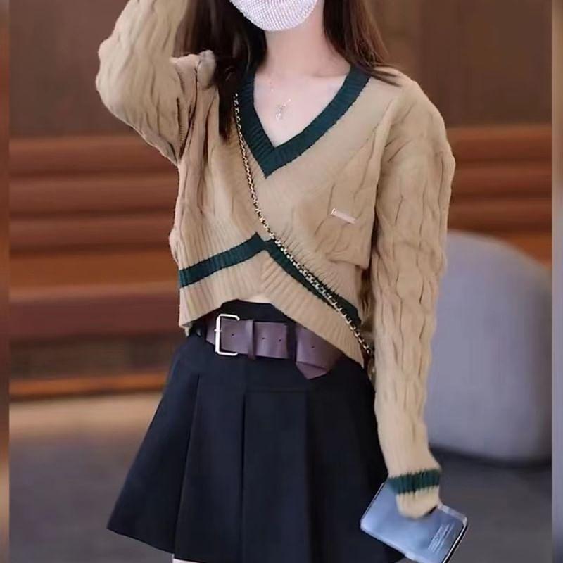 V-Neck Two Tone Cable Knit Crop Sweater Product Image