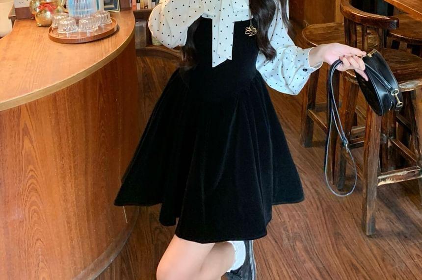 Set: Mock Two-Piece Puff-Sleeve Tie-Neck Dotted Mini A-Line Velvet Dress + Brooch Product Image