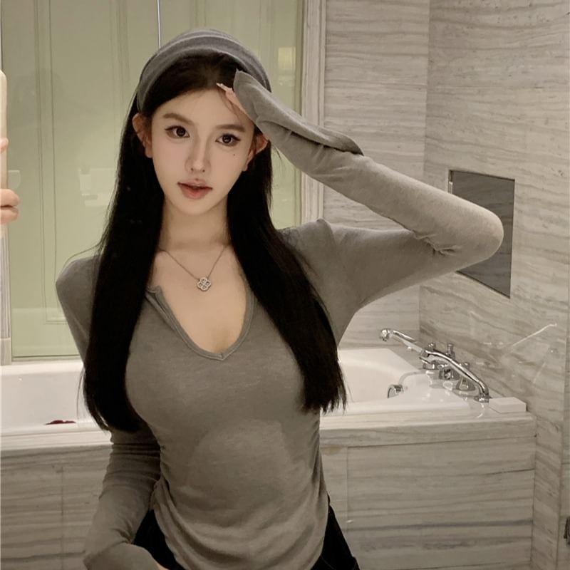Long-Sleeve V-Neck Plain Top Product Image