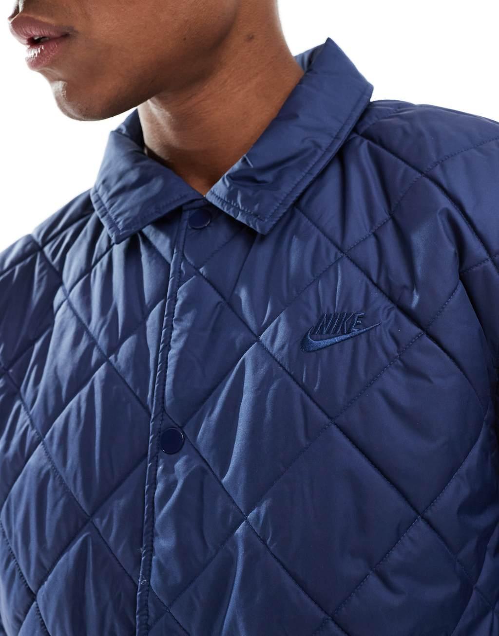 Nike Club quilted jacket in navy Product Image