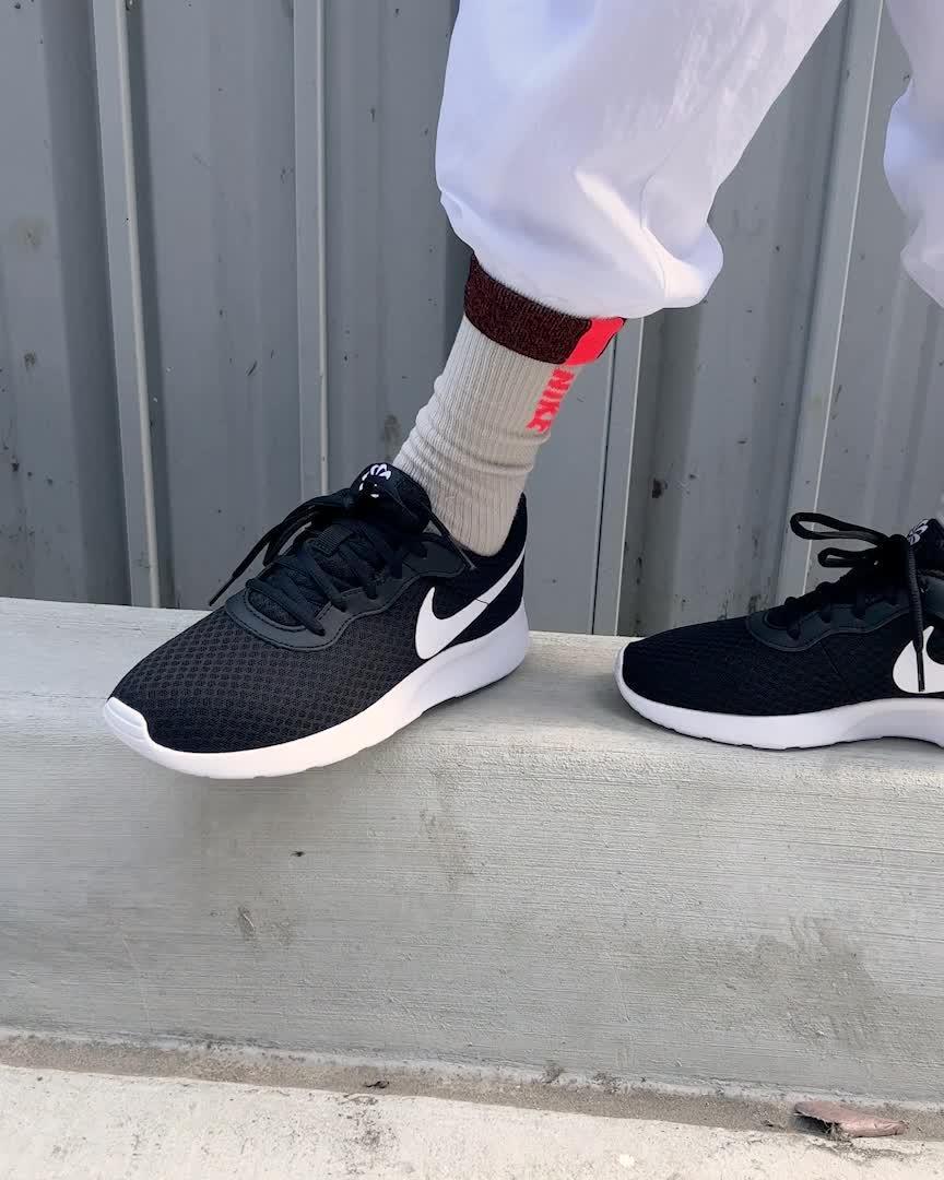 Nike Tanjun Women's Shoes Product Image