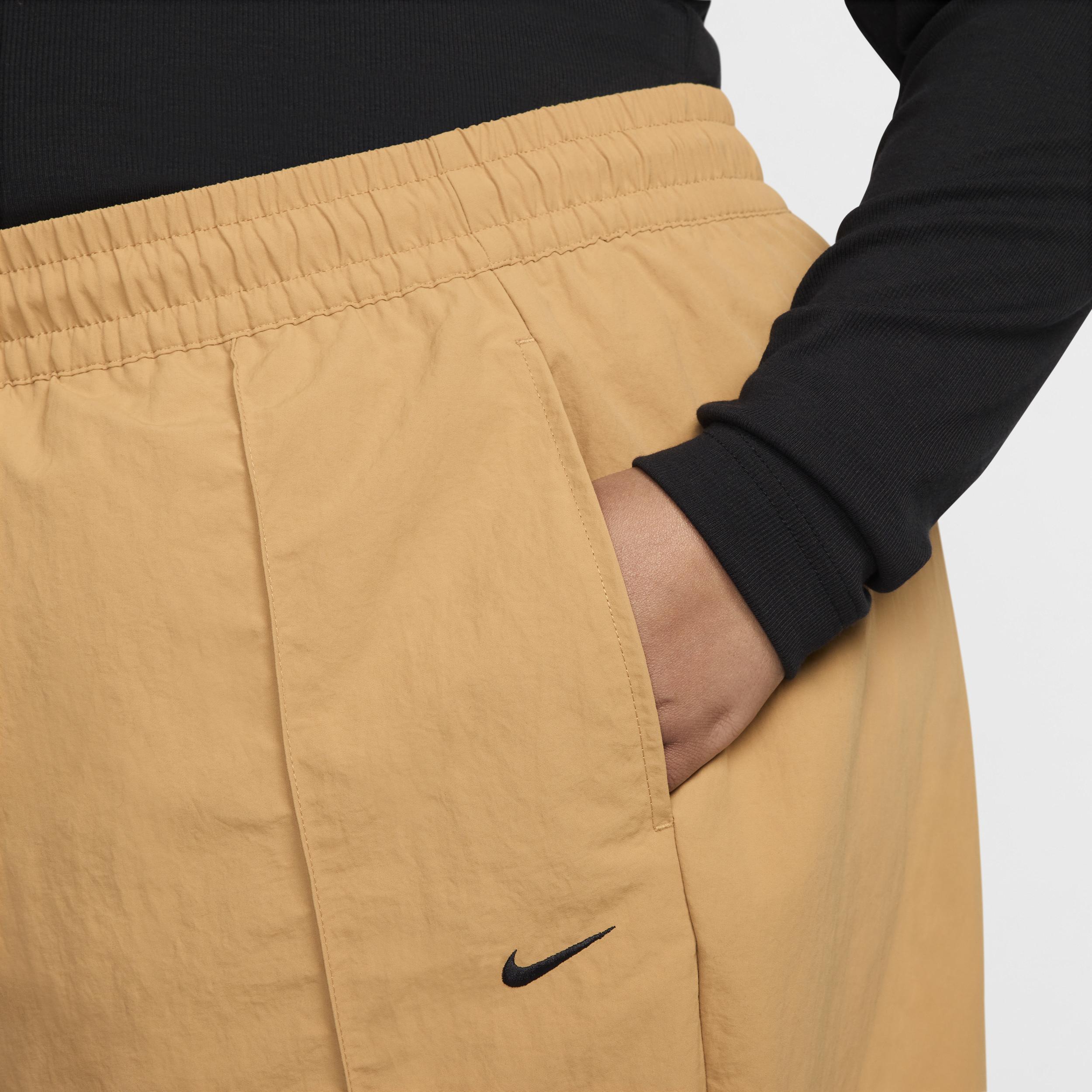Women's Nike Sportswear Everything Wovens Mid-Rise Open-Hem Pants (Plus Size) Product Image