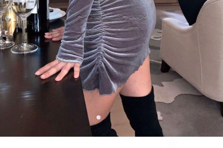 Long-Sleeve Off-Shoulder Velvet Slim-Fit Mini Dress Product Image