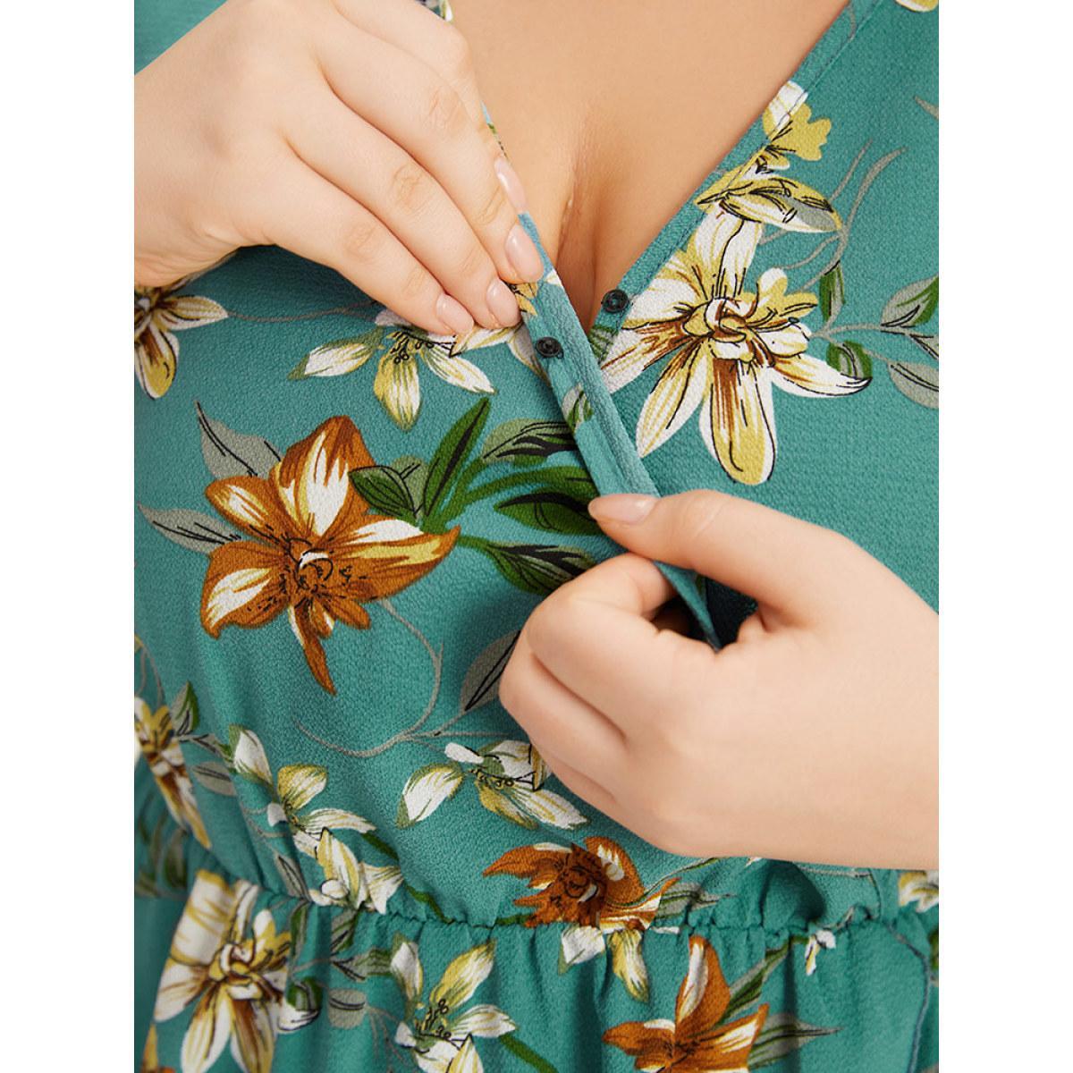 Plus Size Floral Print :Pocket Ruffles Pocket Wrap Hem Dress Emerald Women Elegant Printed V-neck Short sleeve Curvy Midi Dress BloomChic 26/4X Product Image