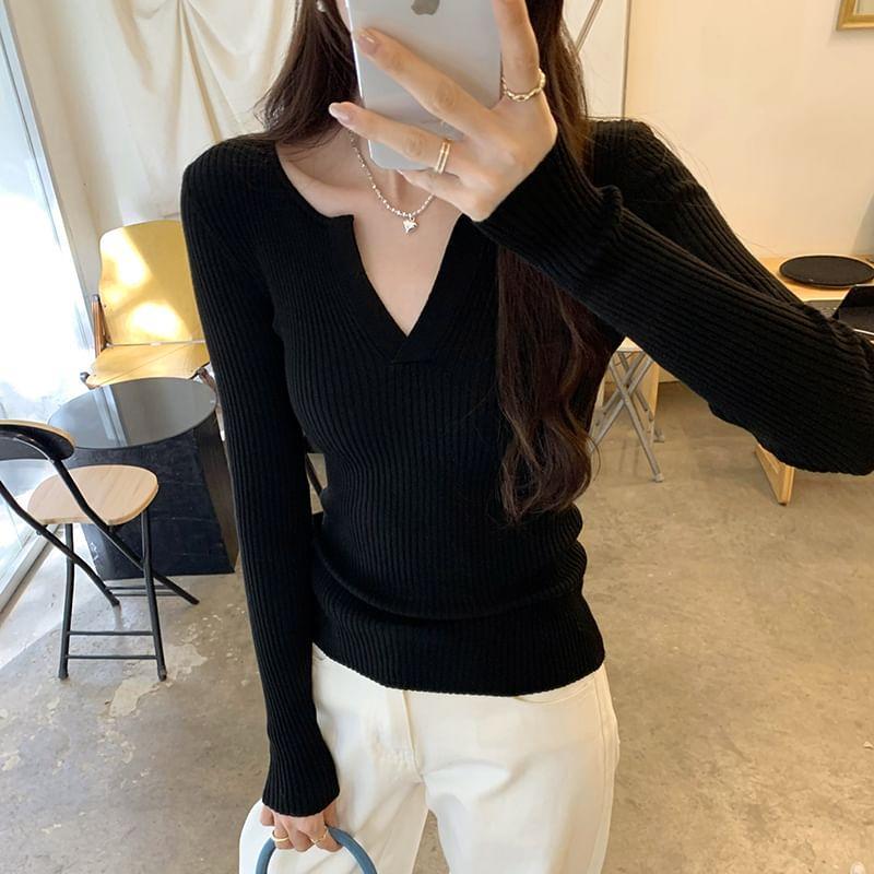 Notch Neck Long Sleeve Plain Knit T-Shirt Product Image