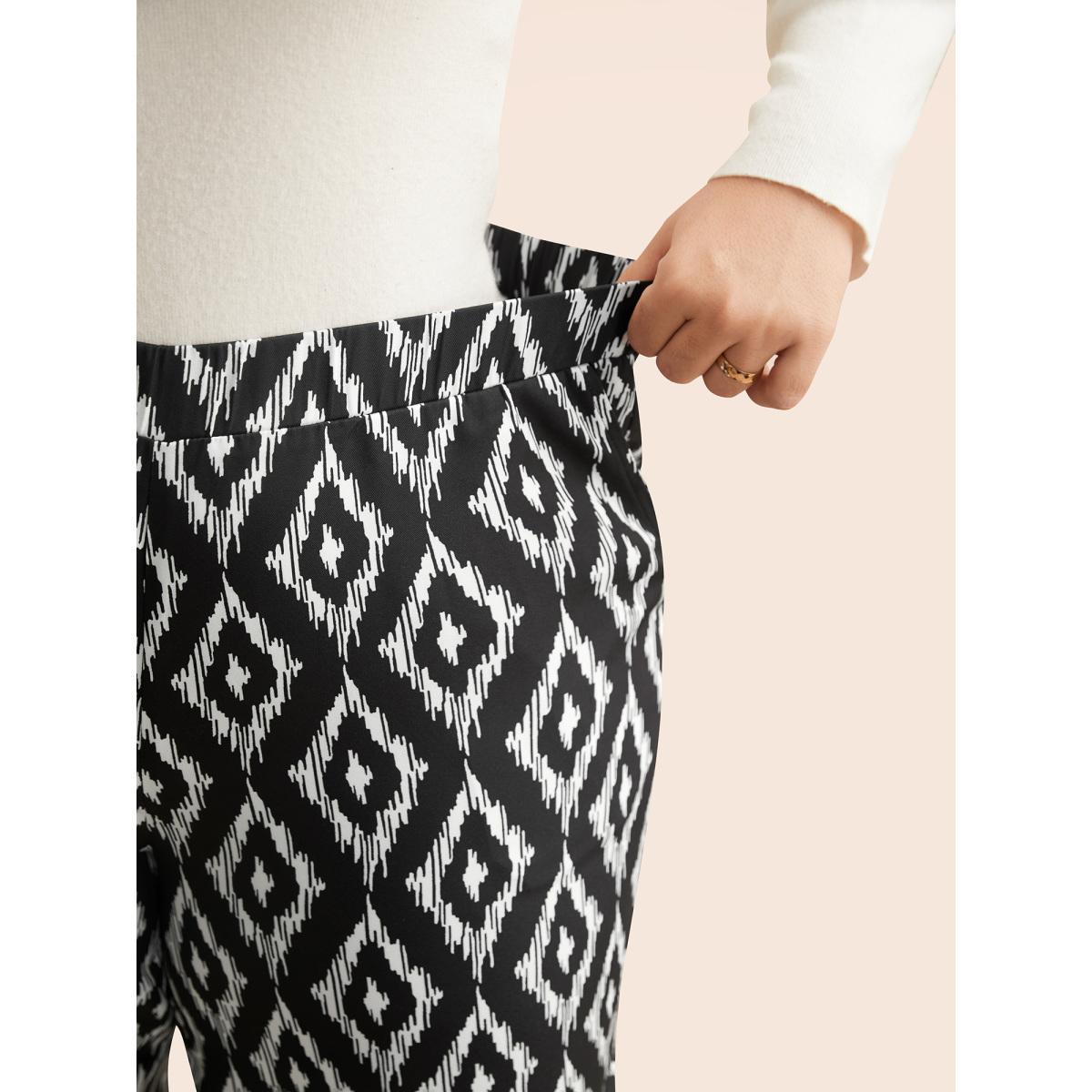 Plus Size Geometric Mid Rise Pocket Pants Women Black At the Office Wide Leg Mid Rise Work Pants BloomChic 26/4X Product Image