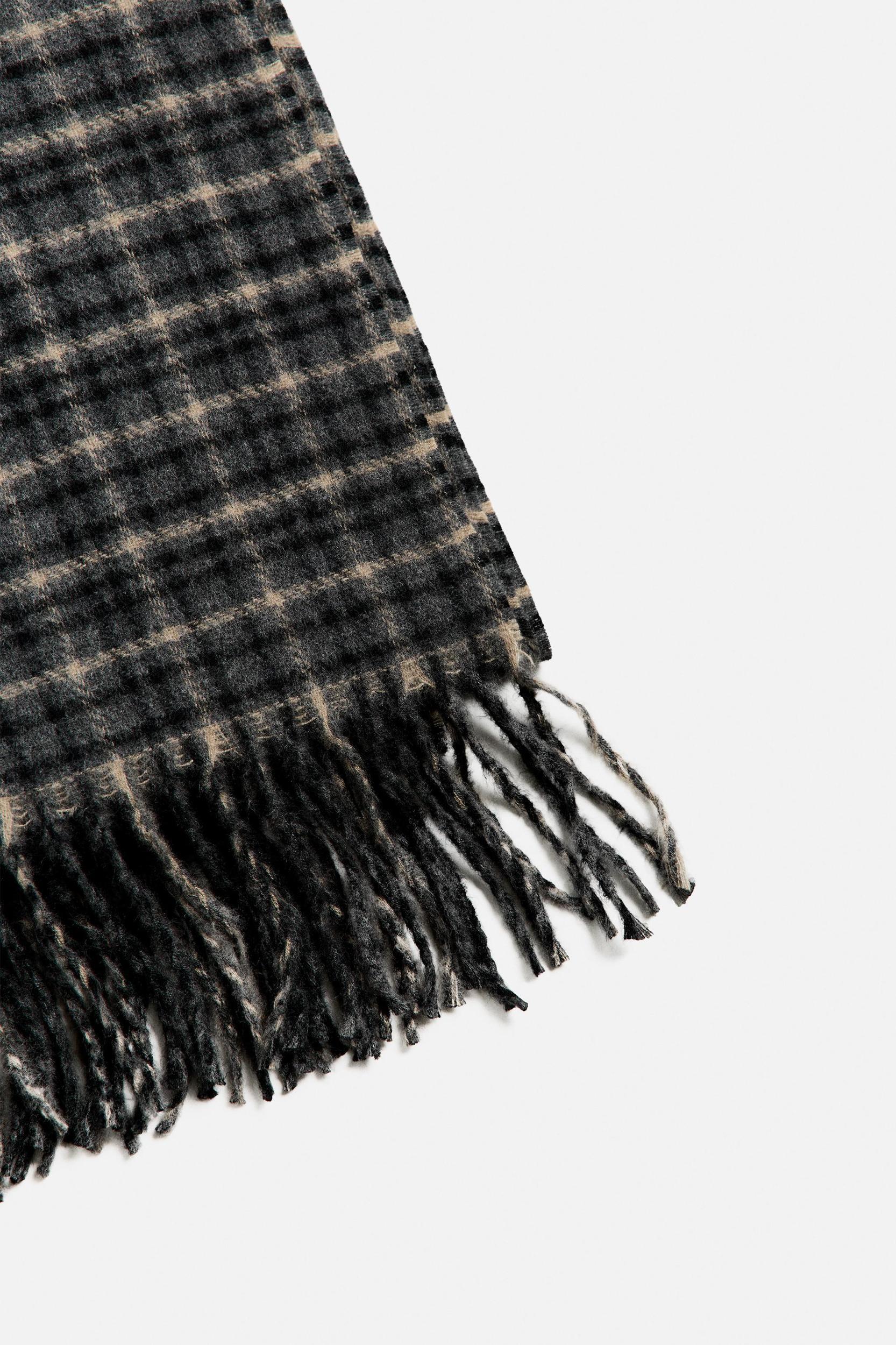 PLAID SCARF Product Image