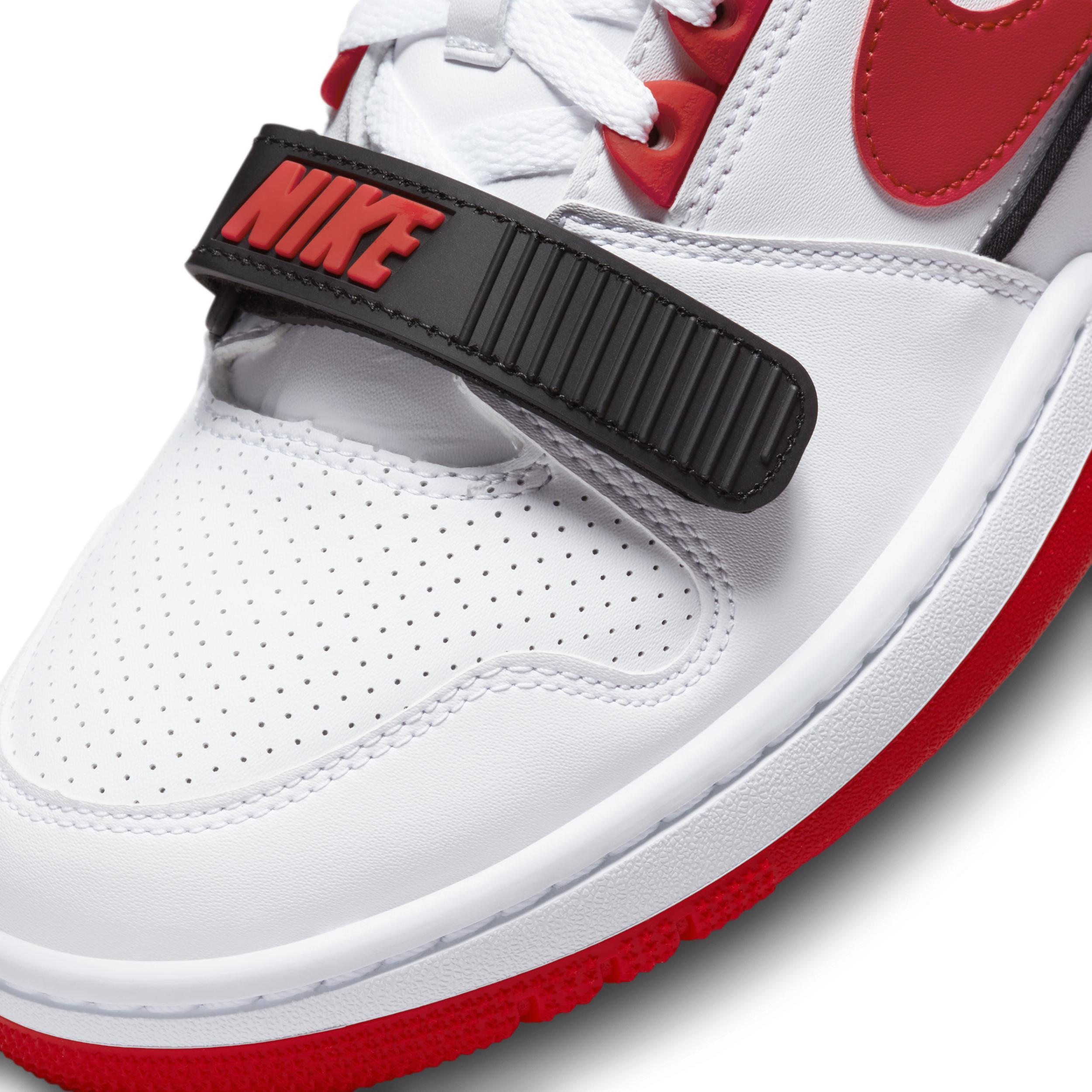 Nike Mens Pegasus Trail 5 GORE-TEX Waterproof Trail Running Shoes Product Image